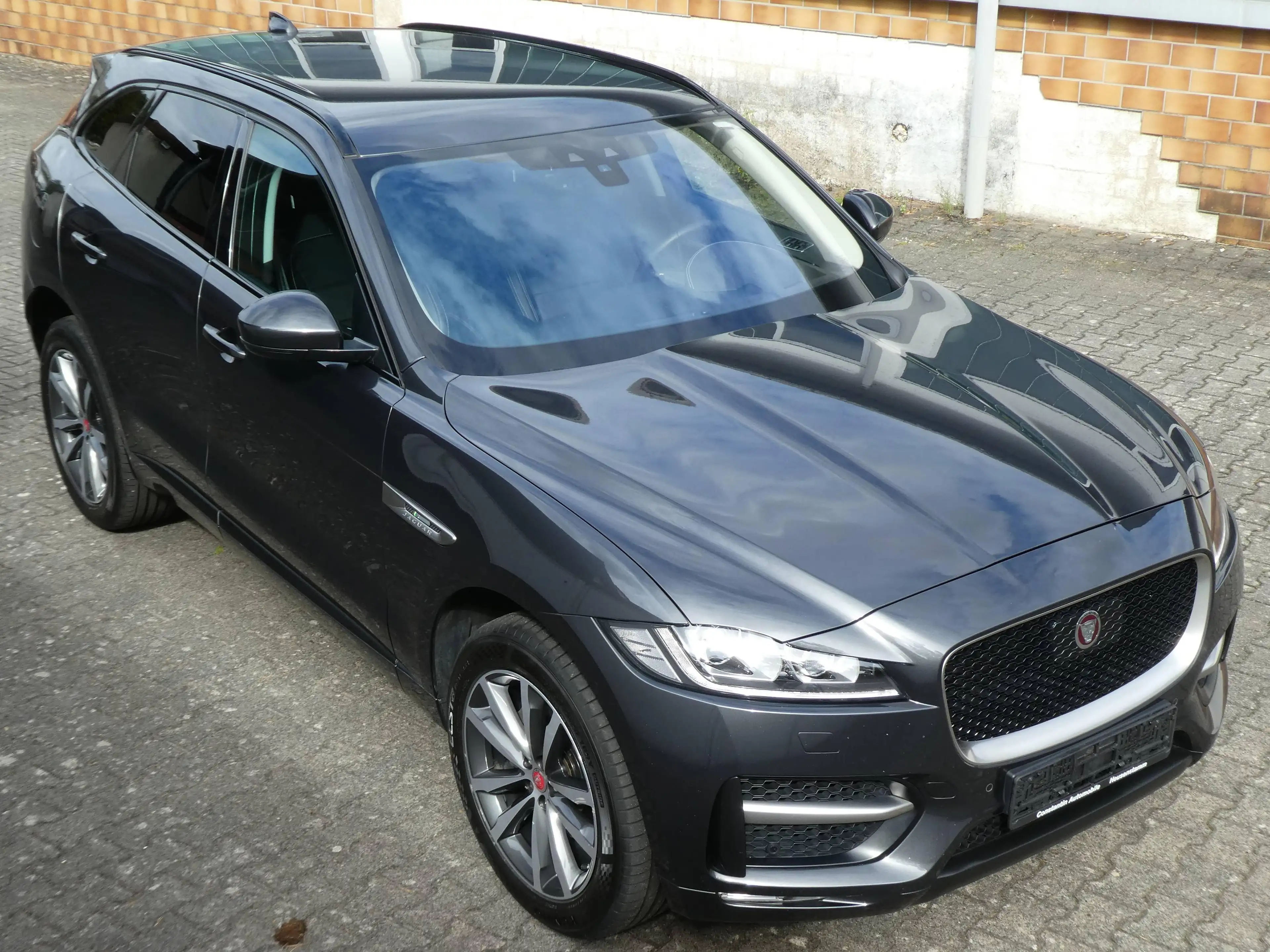 Jaguar F-Pace 25t AWD R-Sport — photo 7
