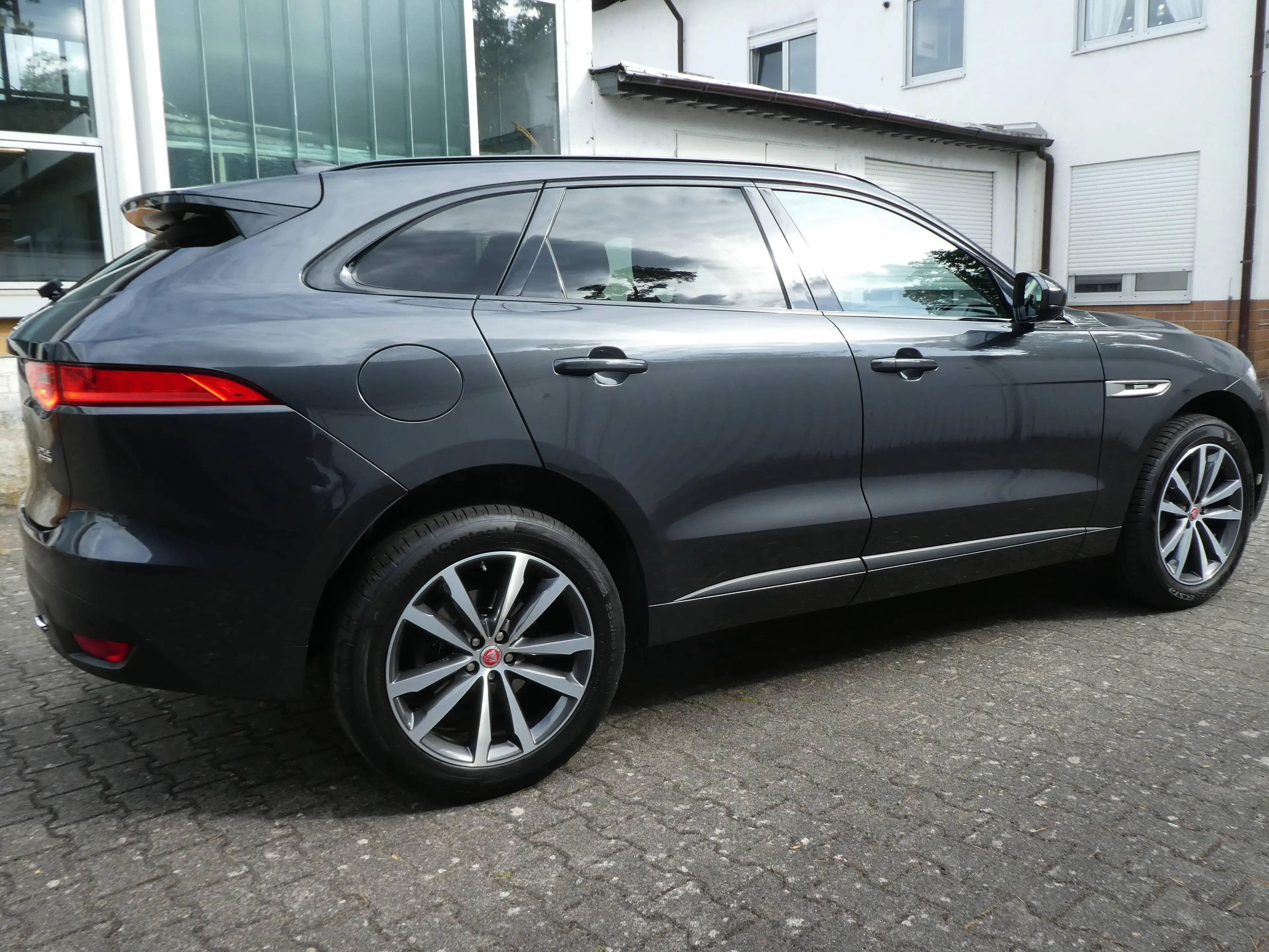 Jaguar F-Pace 25t AWD R-Sport — photo 3