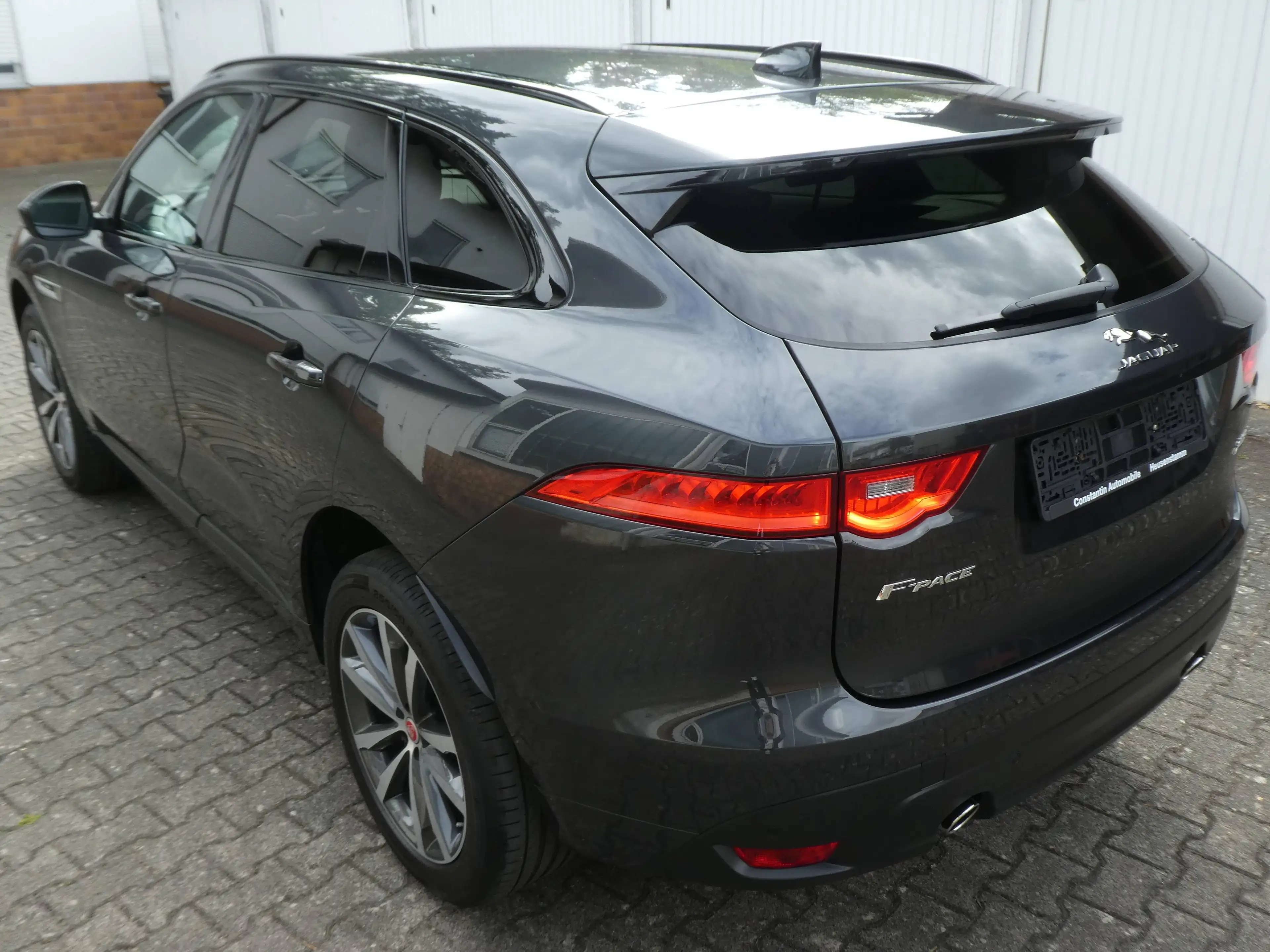 Jaguar F-Pace 25t AWD R-Sport — photo 4