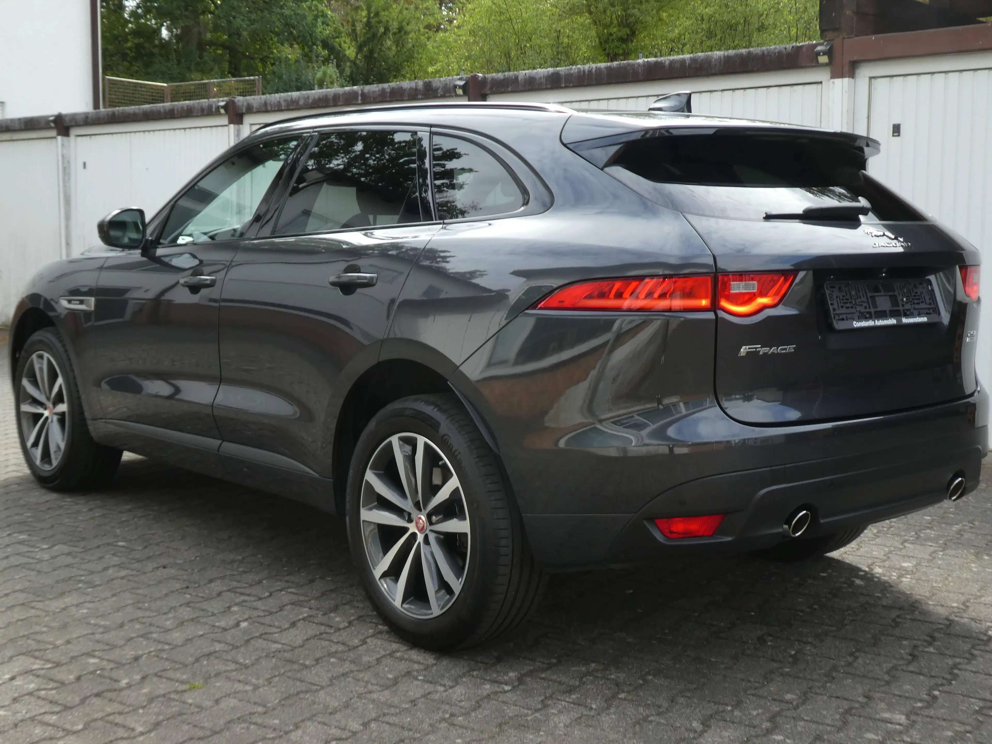 Jaguar F-Pace 25t AWD R-Sport — photo 10