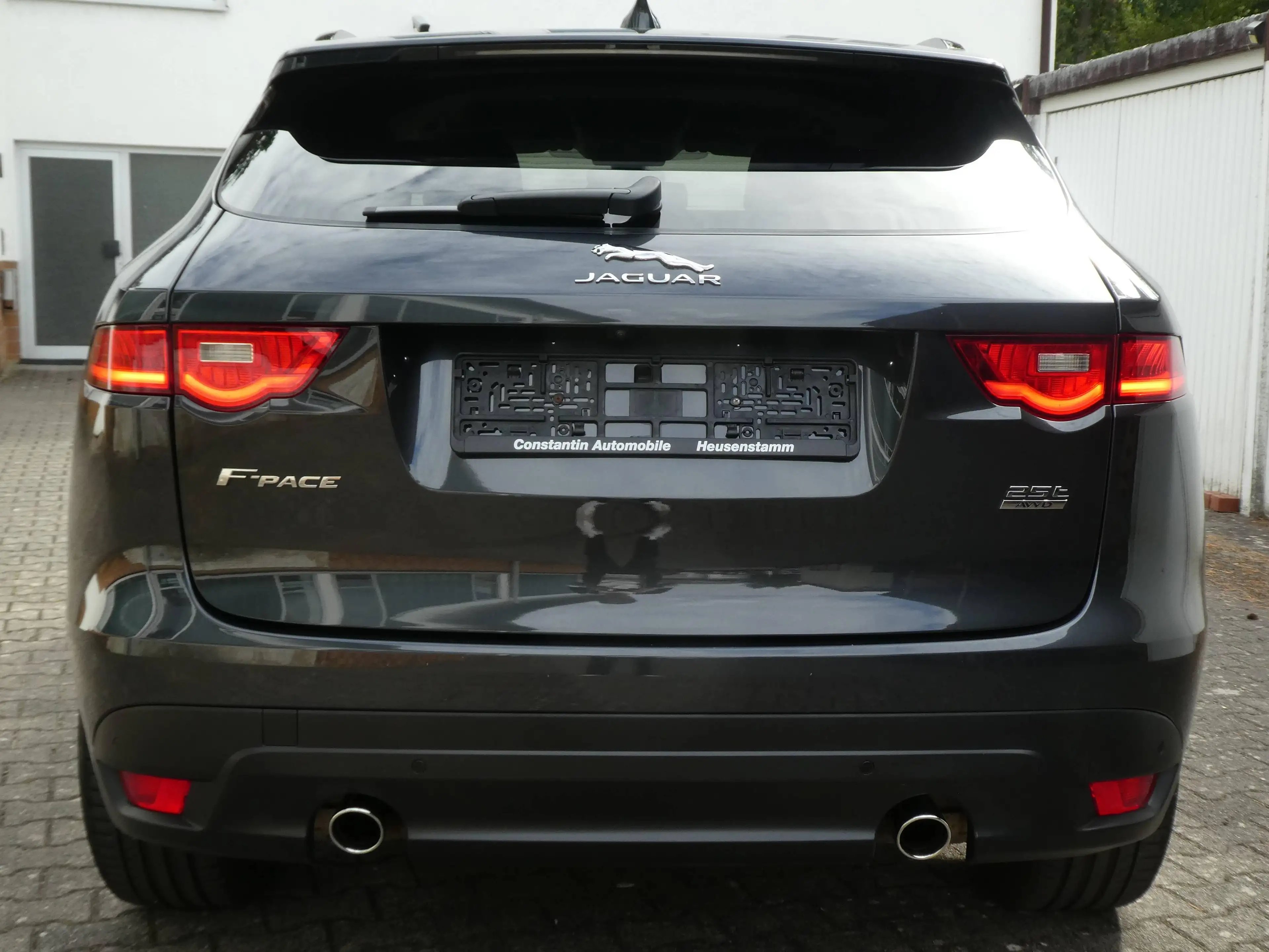 Jaguar F-Pace 25t AWD R-Sport — photo 9