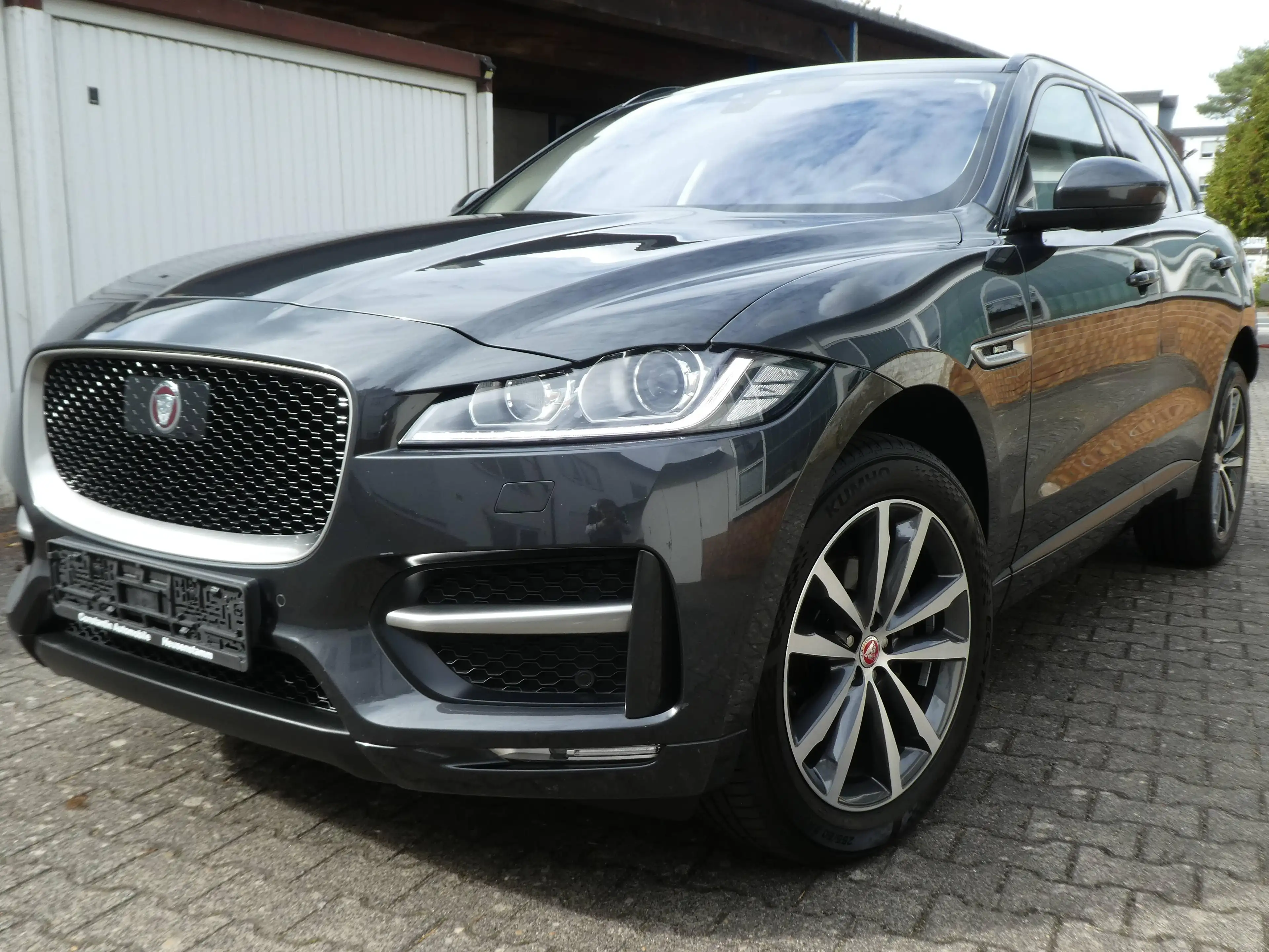 Jaguar F-Pace 25t AWD R-Sport