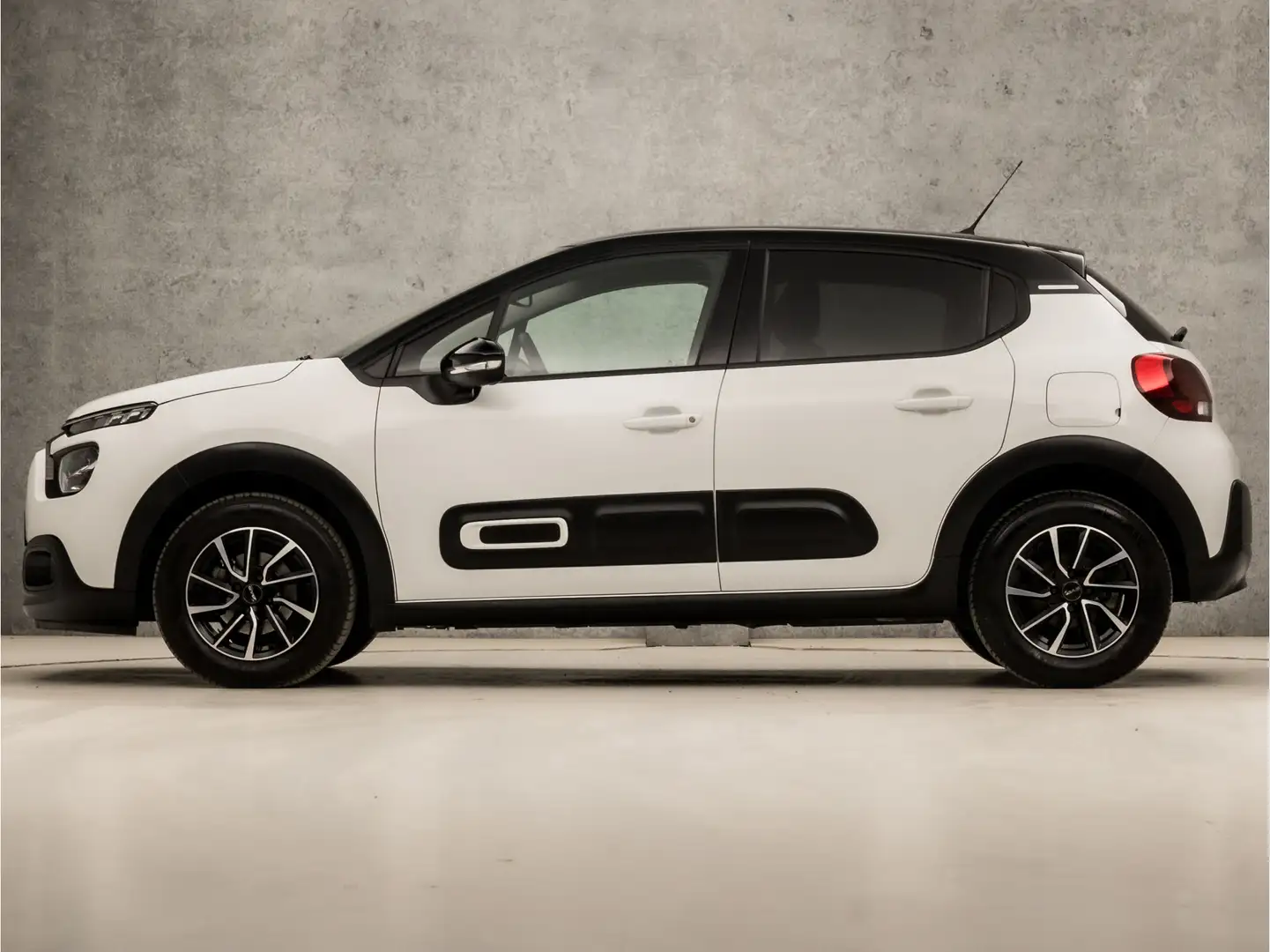 Citroen C3 1.2 PureTech Sport Automaat (APPLE CARPLAY, GROOT Bílá - 2