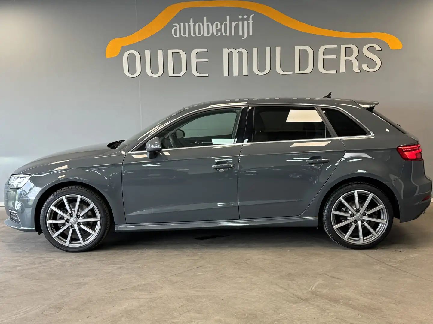 Audi A3 Sportback 40 e-tron Leder/Trekhaak/ACC Gris - 2