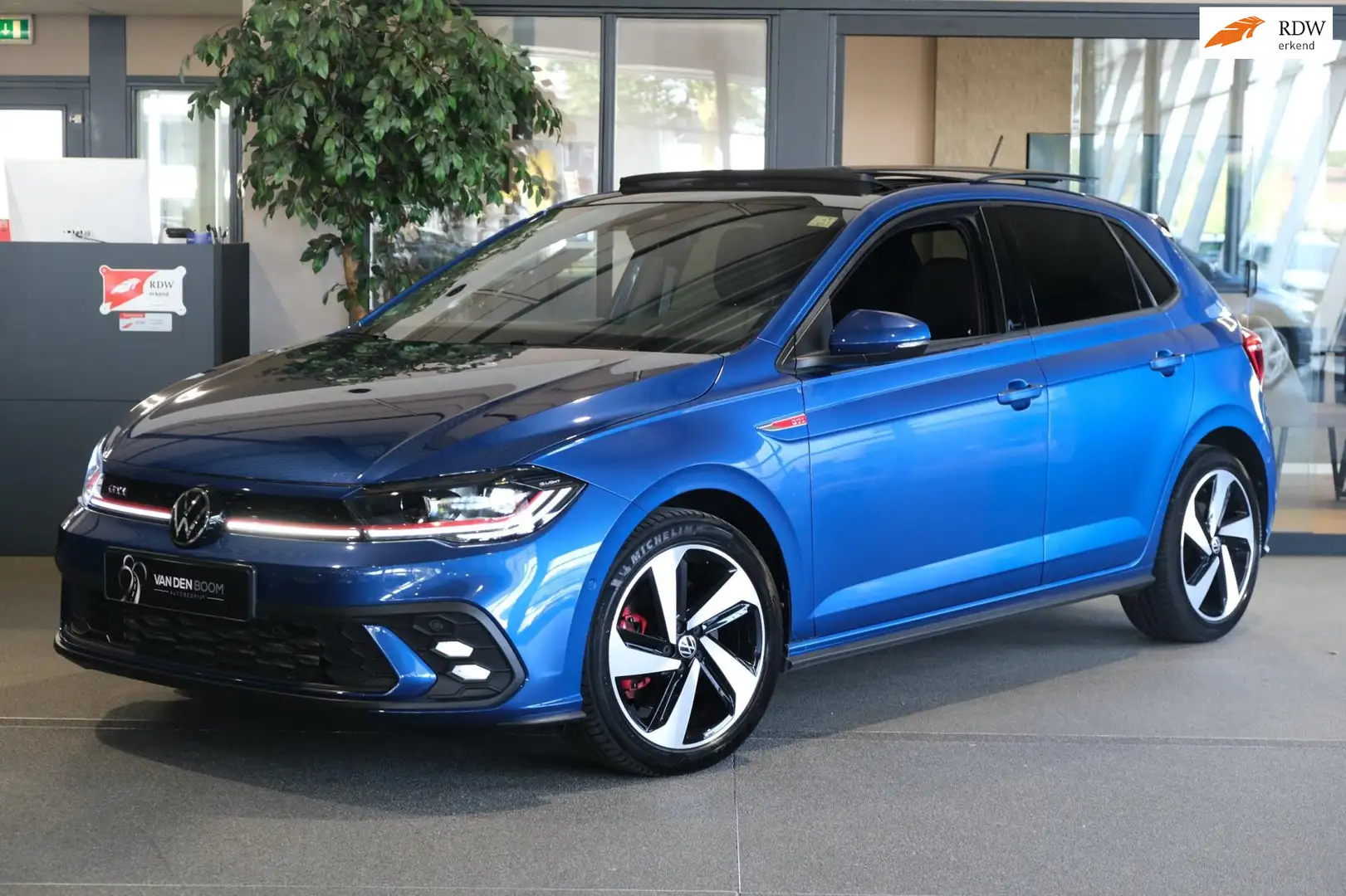 Volkswagen Polo GTI 2.0 TSI DSG 207 PK Pano Beats Navi Led Acc Pdc Blauw - 1