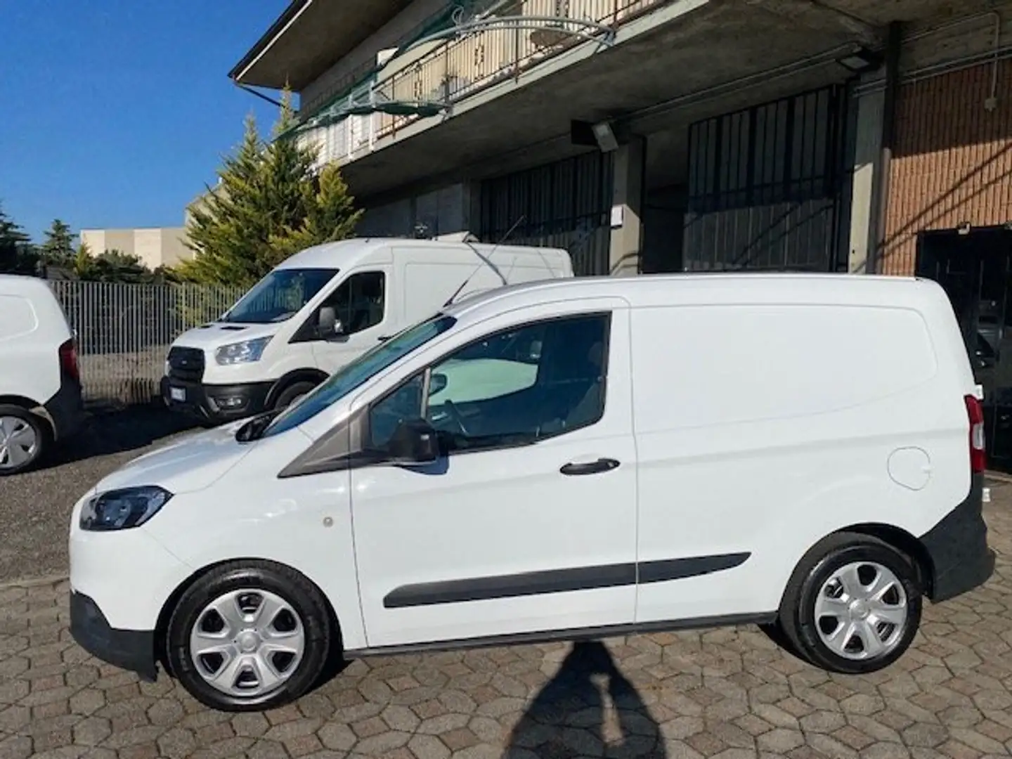 Ford Transit Courier 1.5 TDCI 75 CV TREND Blanc - 2
