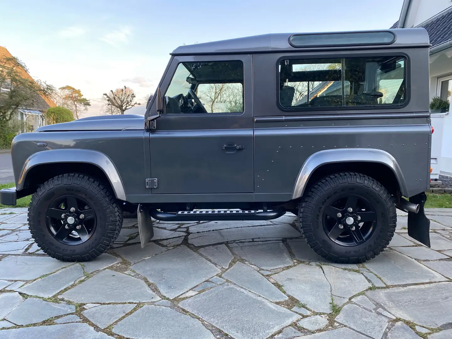 Land Rover Defender Defender 90 DPF Station Wagon SE - 2