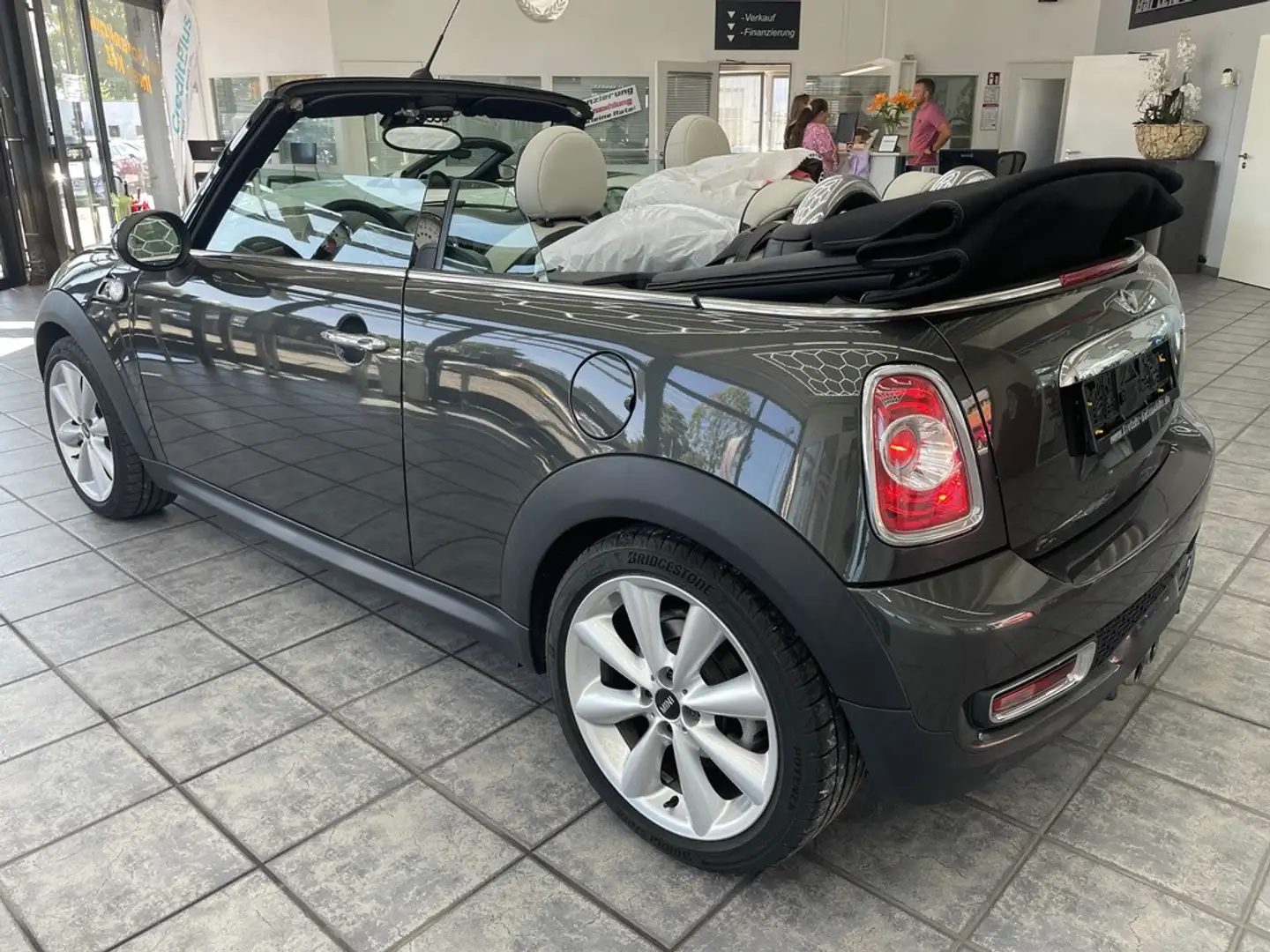 MINI Cooper S Cabrio 1.6 Chili, 1.Hand, Leder, Xenon Gris - 2