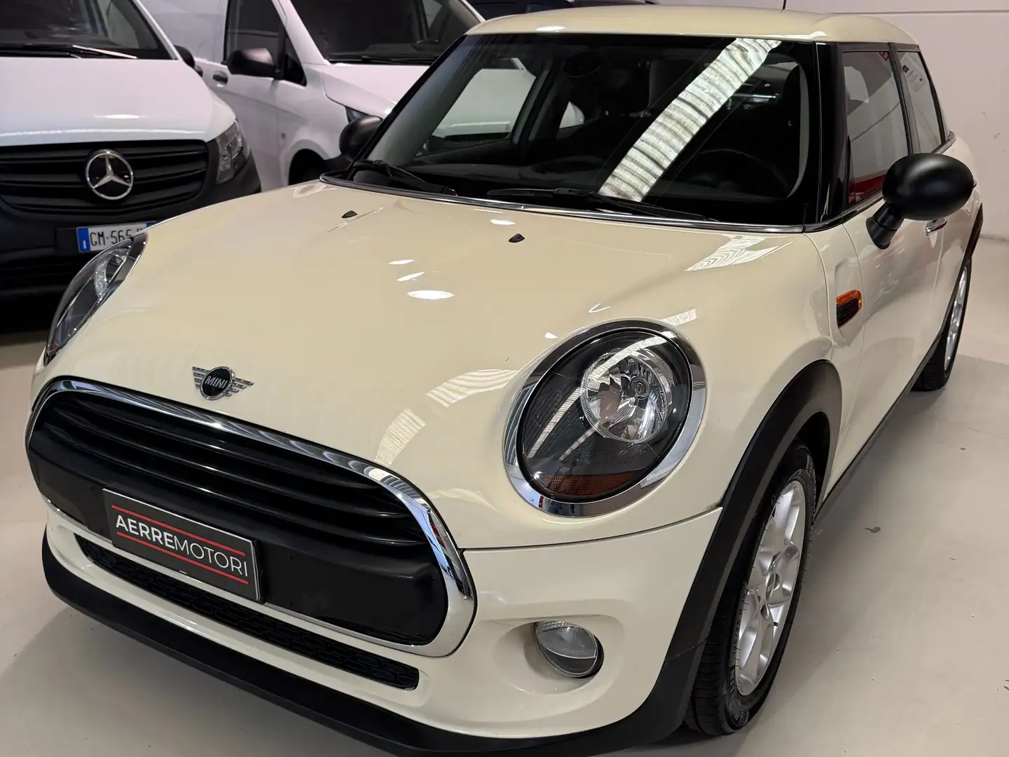 MINI Cooper Cooper 5p 1.5 75 CV Neopatentati - Unico Proprieta Beige - 1