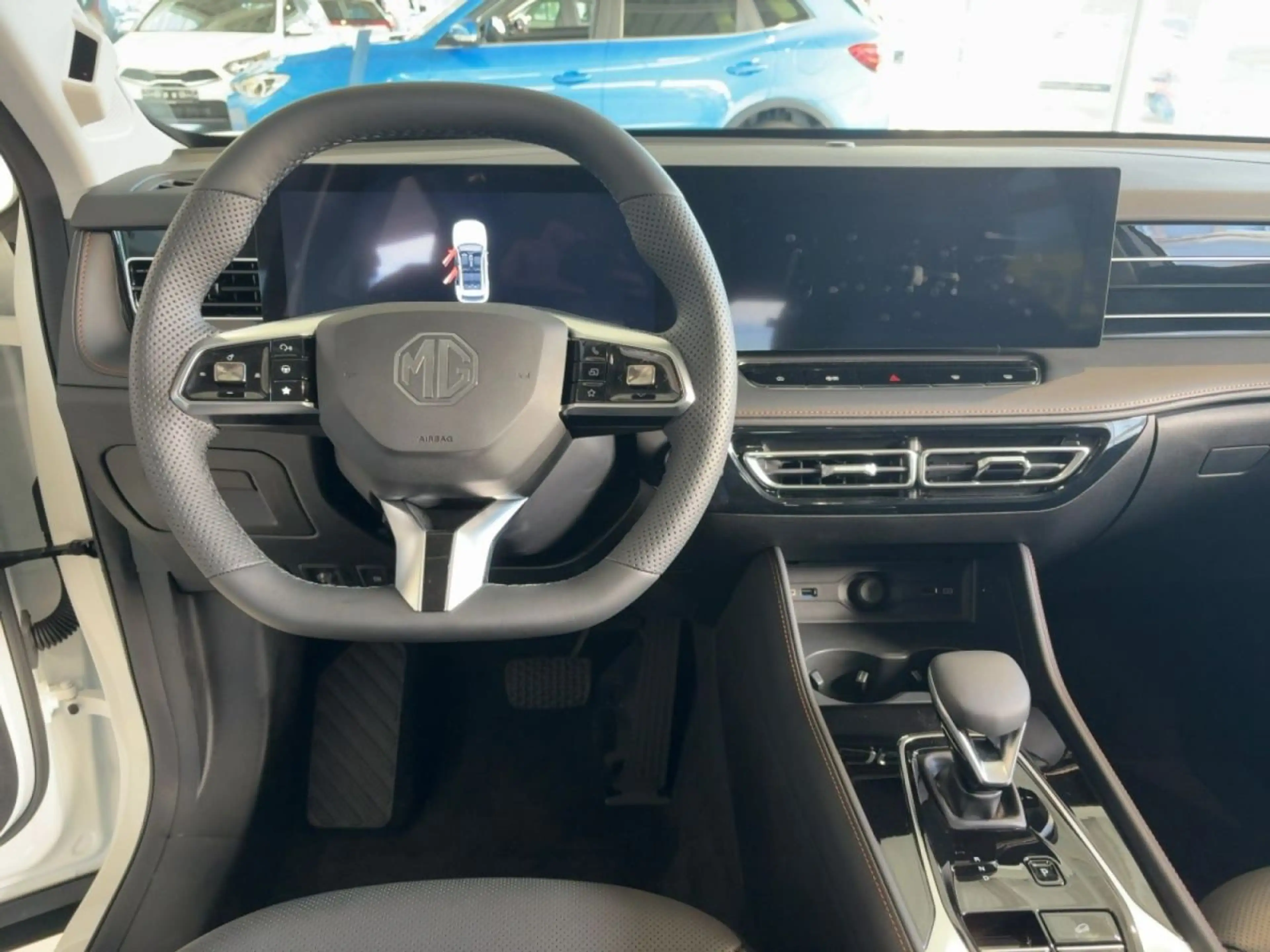 MG HS PHEV Luxury MY24 — photo 10