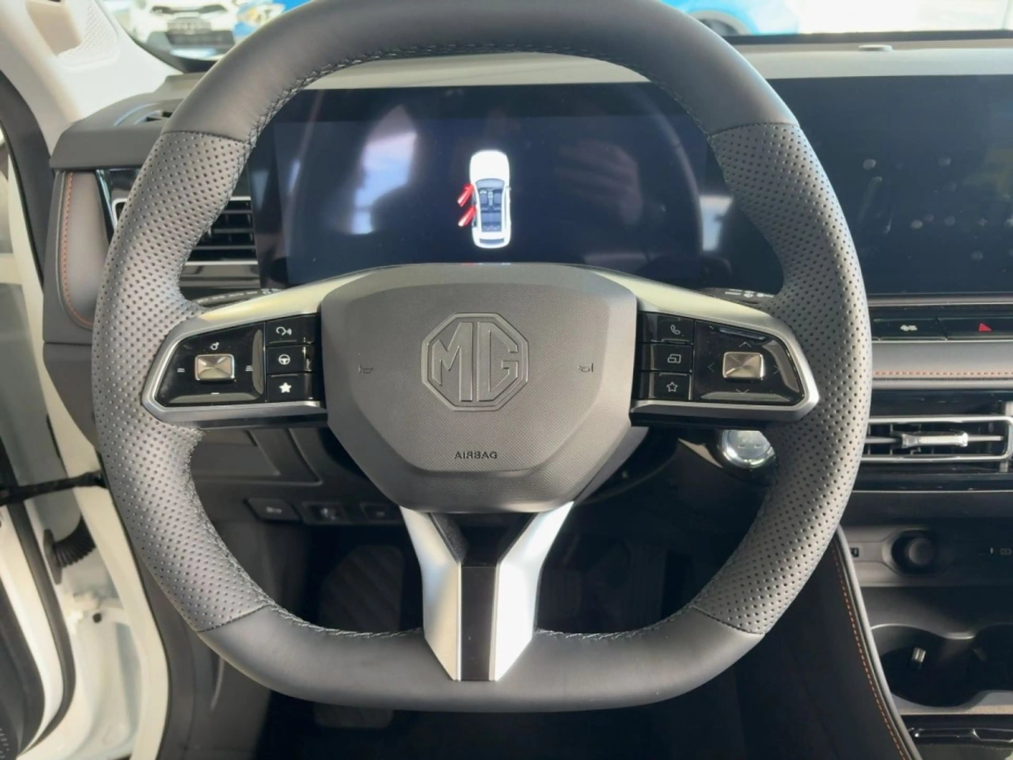 MG HS PHEV Luxury MY24 — photo 11