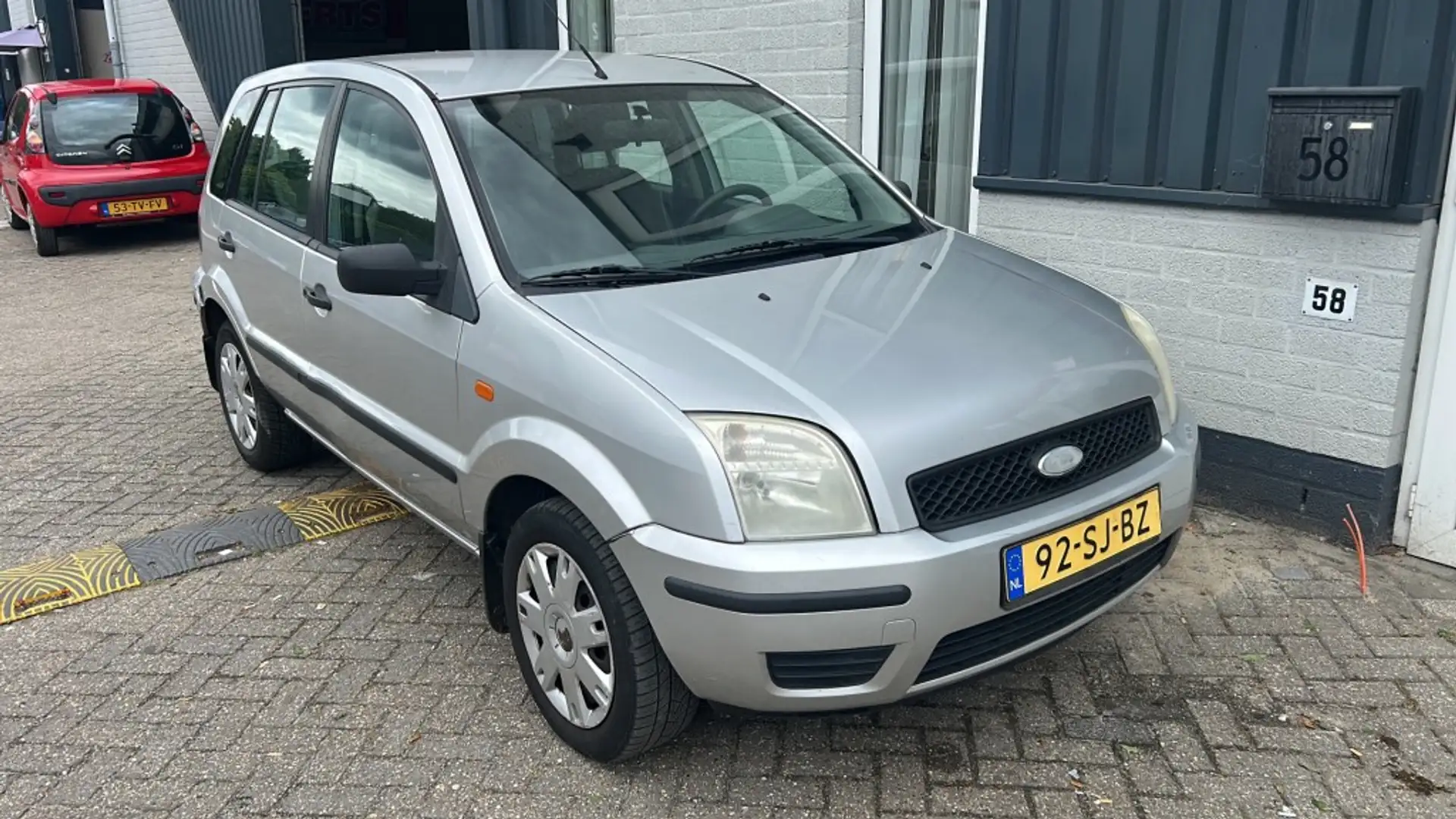 Ford Fusion 1.4-16V STYLE Gris - 2
