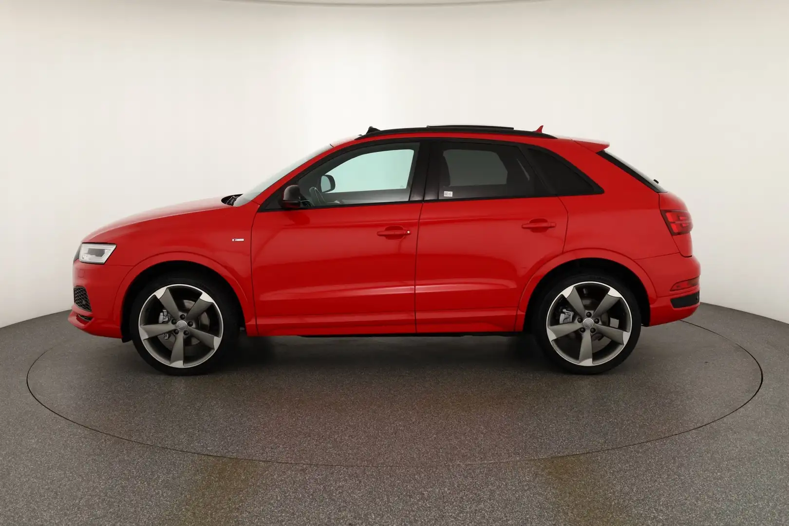 Audi Q3 2.0 TDI quattro S-line LED Navi Panorama AHK Rot - 2
