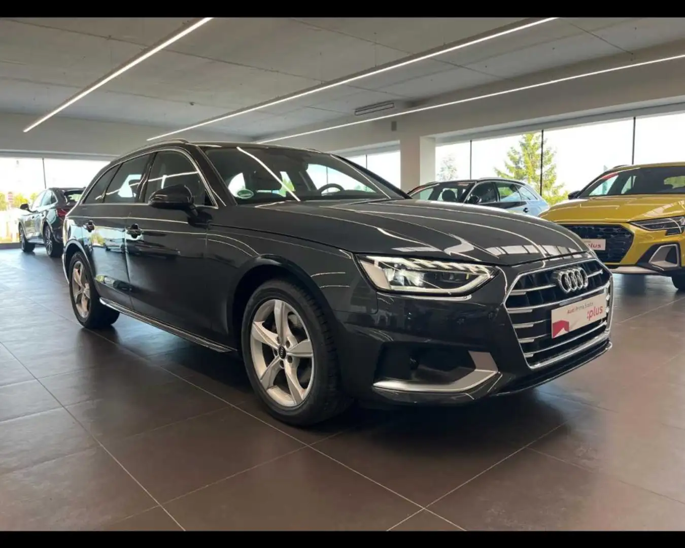 Audi A4 Avant 35 TDI/163 CV S tronic Business Advanced Grigio - 2