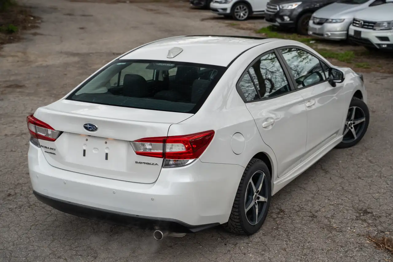 Subaru Impreza снимка Subaru Impreza