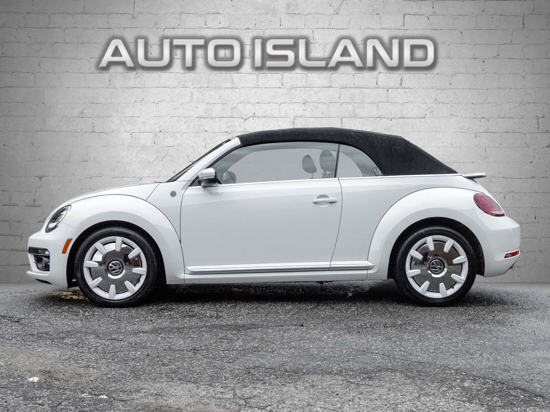 2019 Volkswagen Beetle Wolfsburg Edition, CONVERTIBLE, Camera — снимка 1