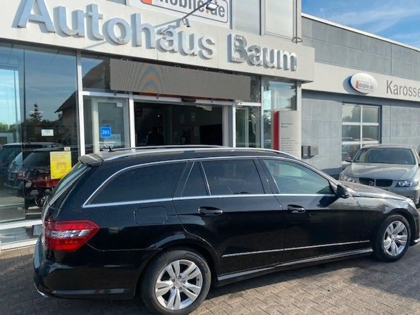Mercedes-Benz E 250 E -T-Modell CDI BlueEfficiency AMG Paket Schwarz - 1