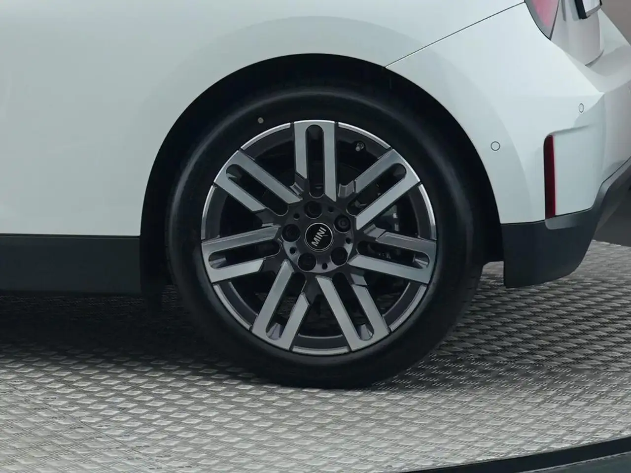 MINI Cooper 3-Deurs Classic M 54.2 kWh, миниатюра 18