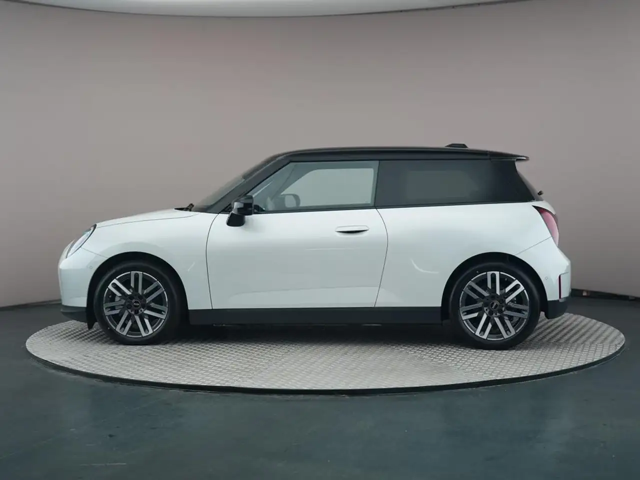 MINI Cooper 3-Deurs Classic M 54.2 kWh, миниатюра 8