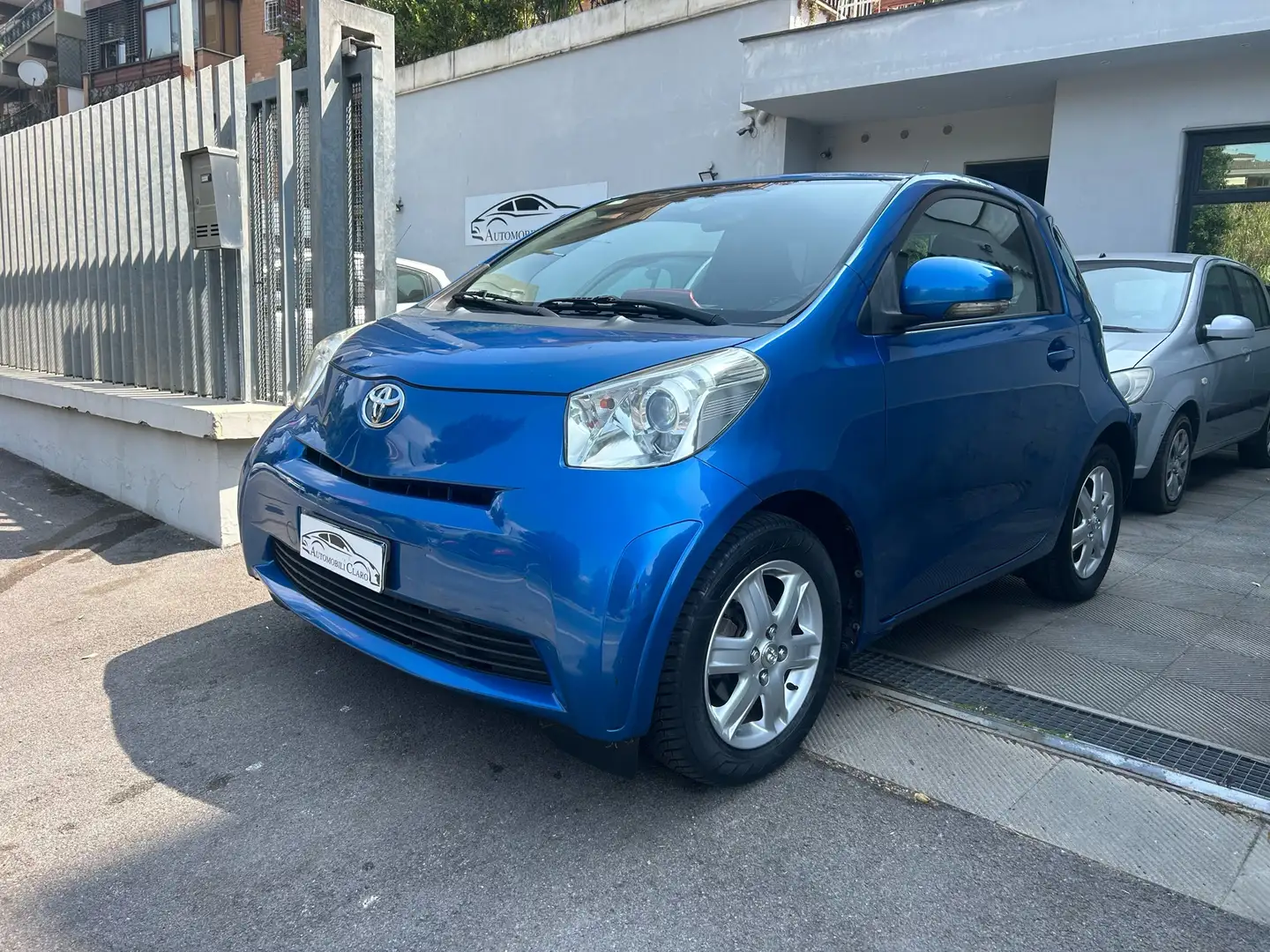 Toyota iQ iQ 1.0 cvt (multidrive) EURO 5 Blau - 1