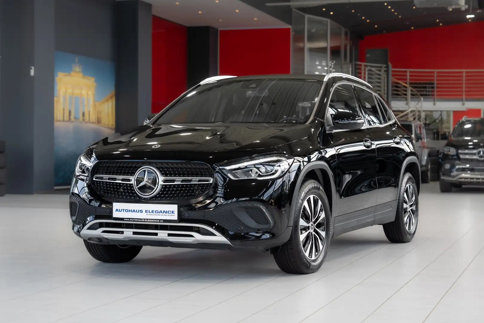 Mercedes-Benz GLA 180 *HIGH-LED*BUSINESS*DCT*KAMERA*NAVI*LM"17" Noir - 1
