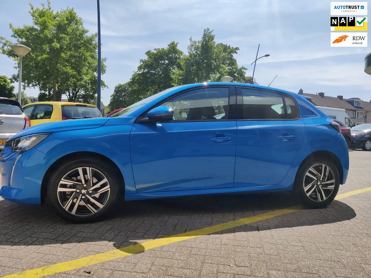 Peugeot 208 1.2 PureTech Allure Bleu - 1