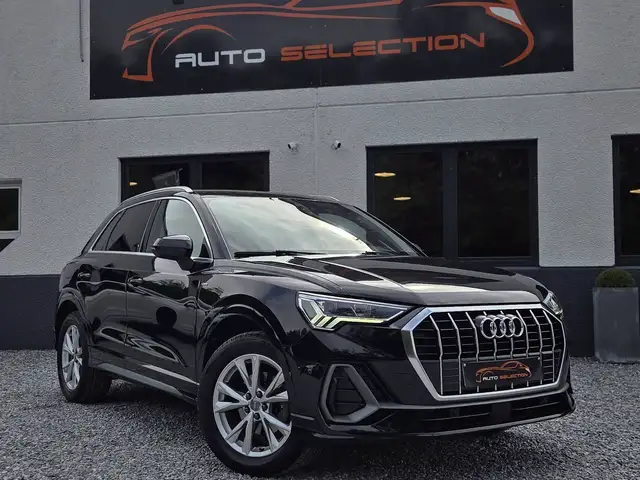 Audi Q3 view 2
