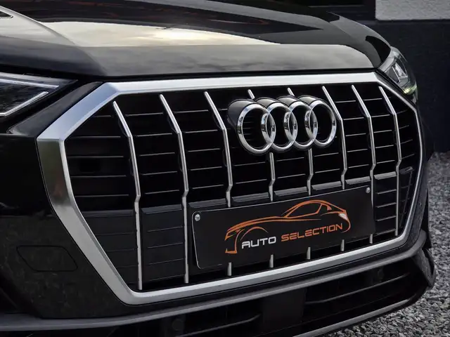 Audi Q3 view 13