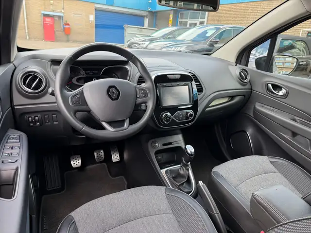 Renault Captur view 2