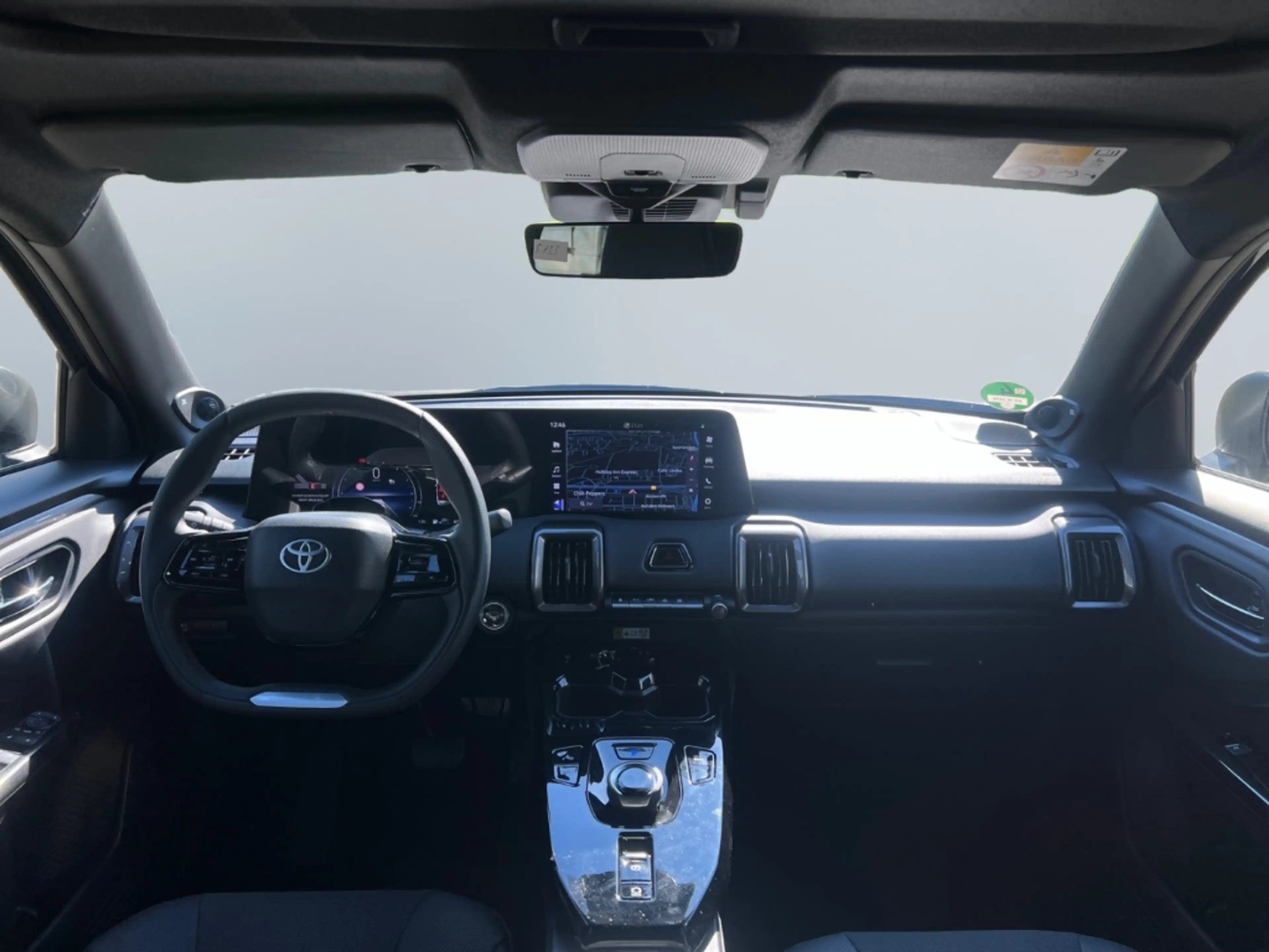 Toyota Urban Cruiser BEV 128 kW LOUNGE *LED*TWA*SHZ* — photo 10