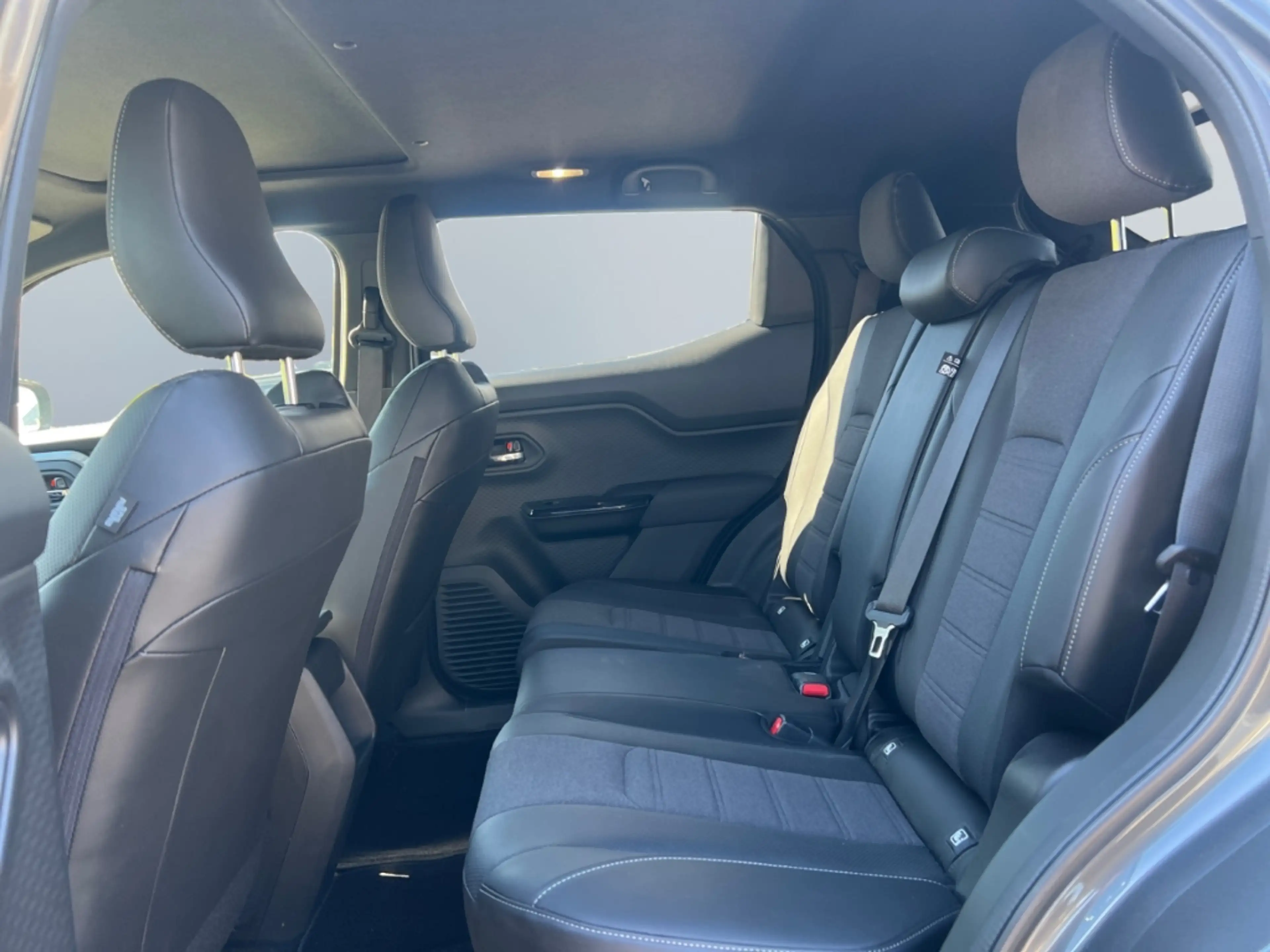 Toyota Urban Cruiser BEV 128 kW LOUNGE *LED*TWA*SHZ* — photo 15