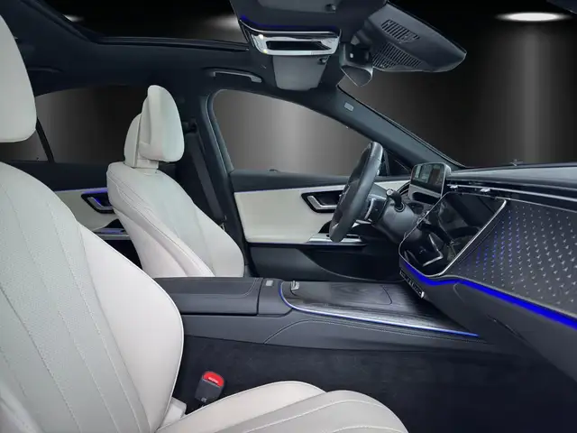 Mercedes-Benz E Class view 12