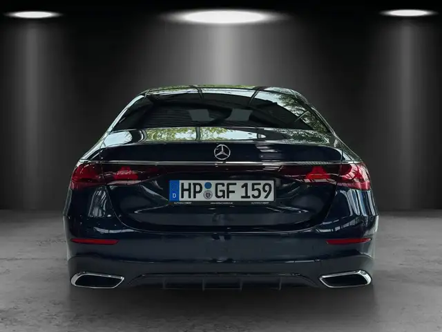 Mercedes-Benz E Class view 4