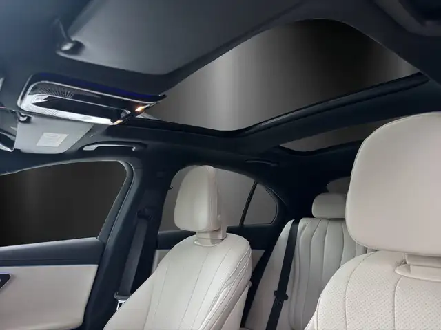 Mercedes-Benz E Class view 11