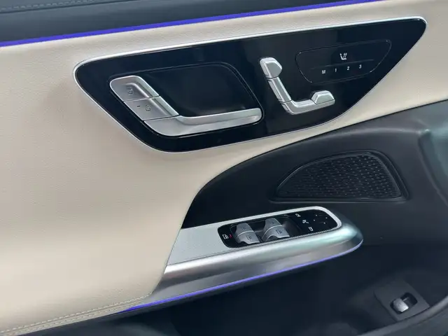 Mercedes-Benz E Class view 10