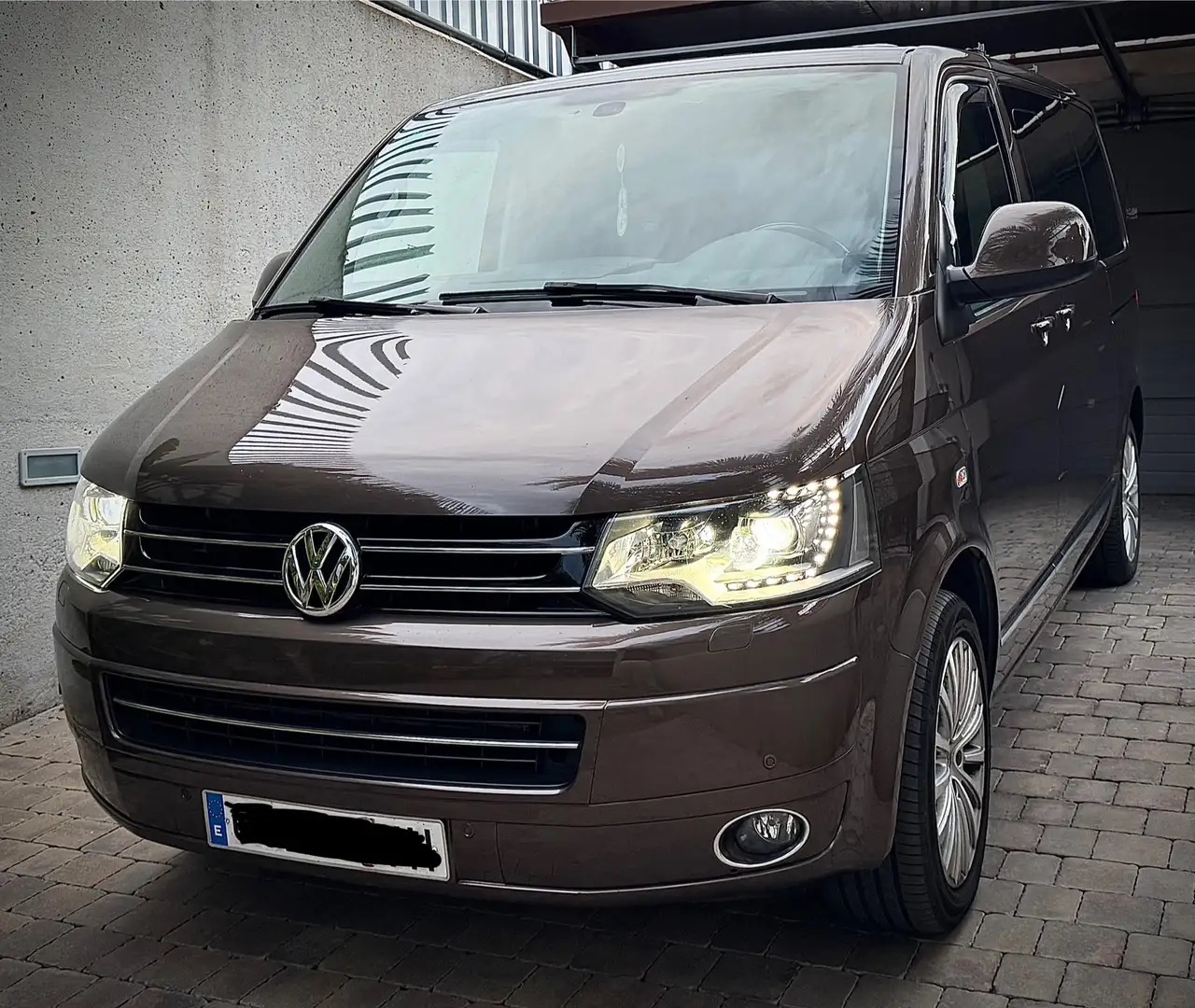 Volkswagen T5 Multivan 2.0 TDI 180 DSG 4m Highline Edition BMT Marrón - 1