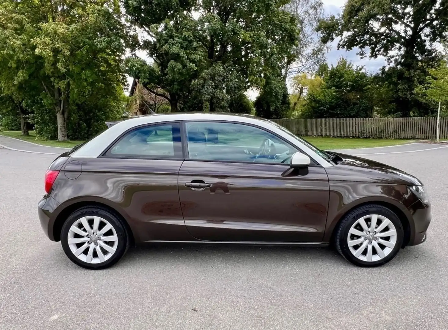 Audi A1 A1 1,2 TFSI AmbitionAmbition Braun - 1
