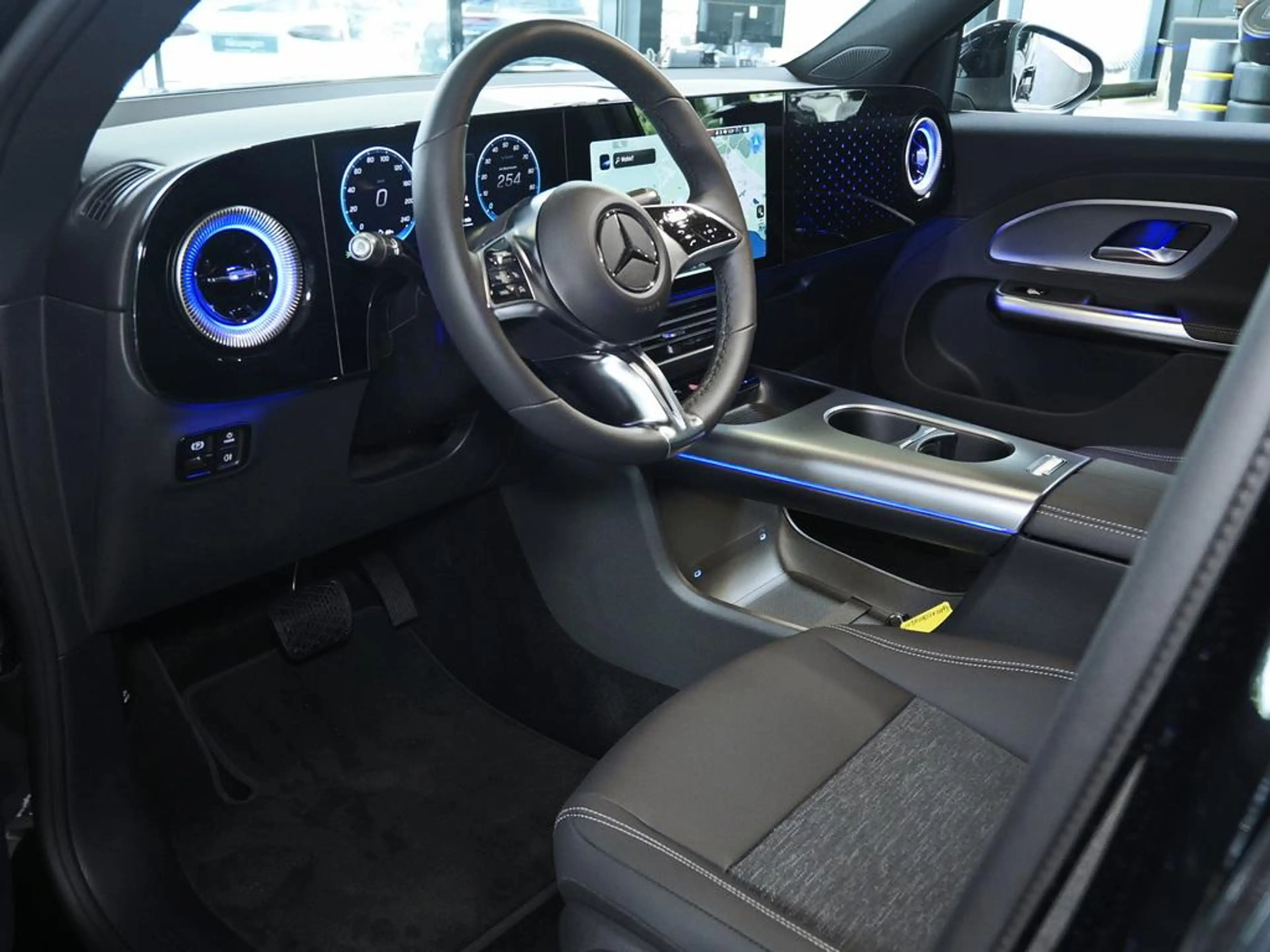 Mercedes-Benz GLB 250 + EQ PROGRESSIVE DISTRONIC AHK 18Z — photo 6