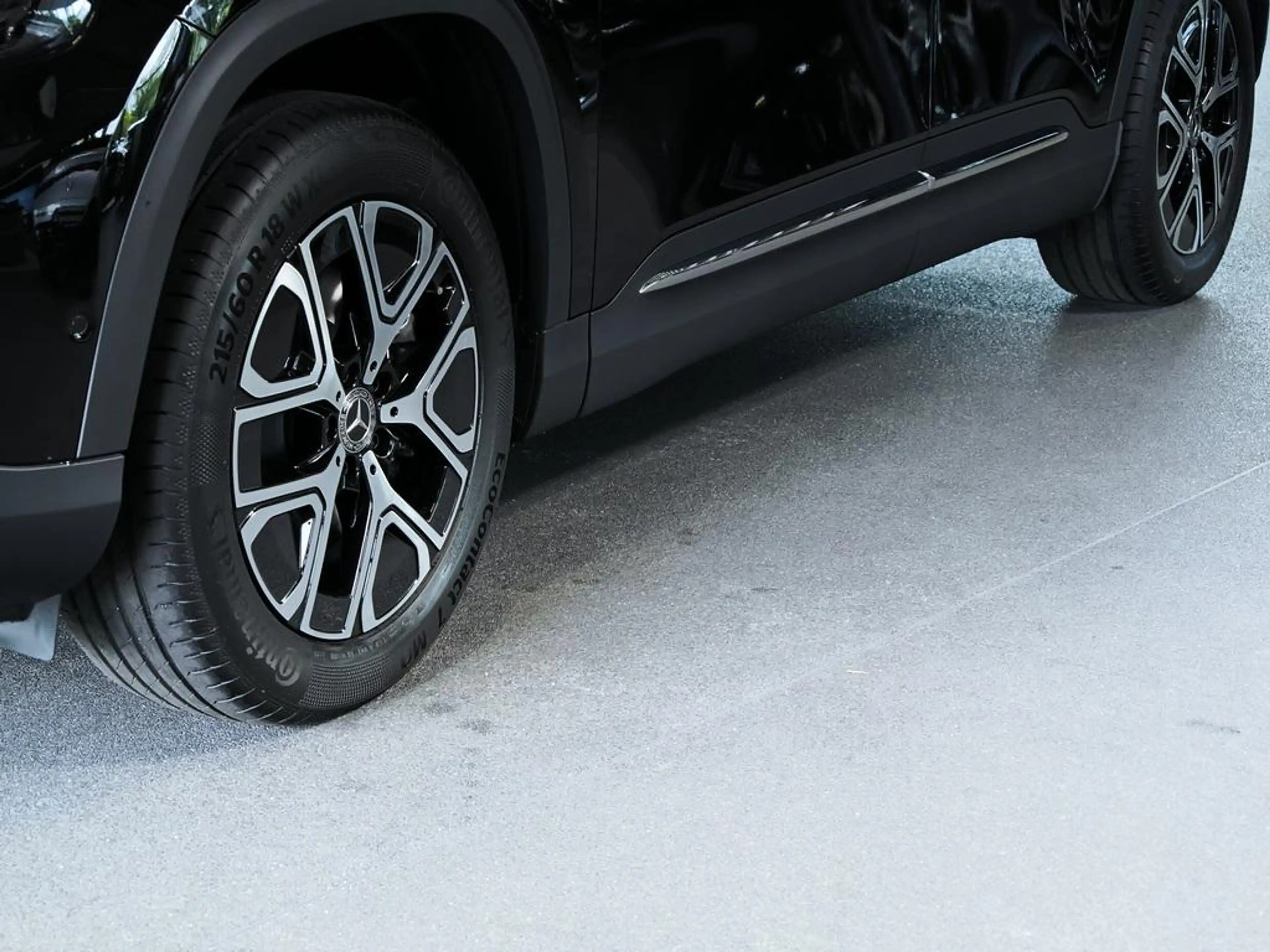 Mercedes-Benz GLB 250 + EQ PROGRESSIVE DISTRONIC AHK 18Z — photo 3