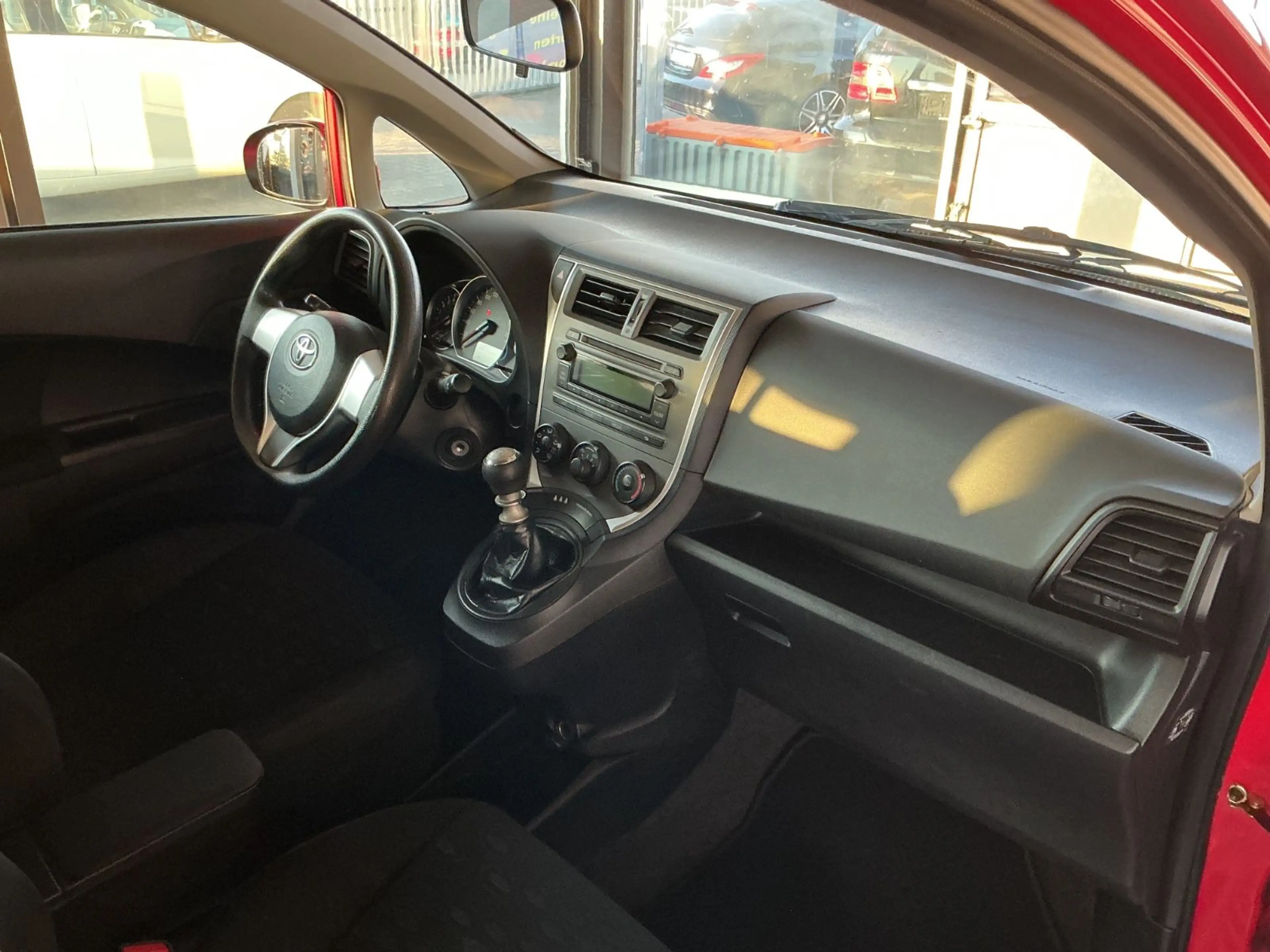 Toyota Verso-S Cool * AHK * CD * Euro 5 * ABS * ESP — photo 8