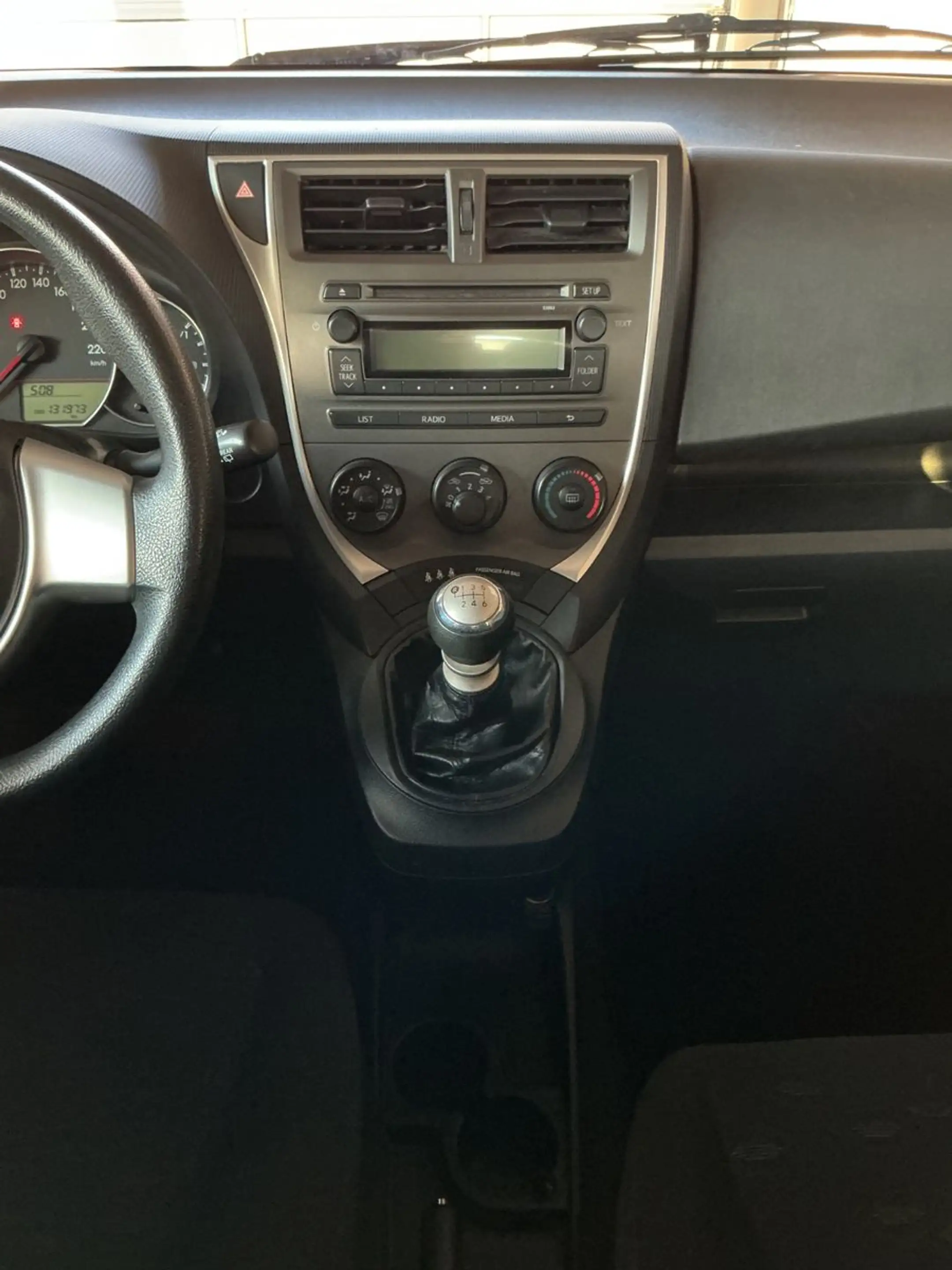 Toyota Verso-S Cool * AHK * CD * Euro 5 * ABS * ESP — photo 13
