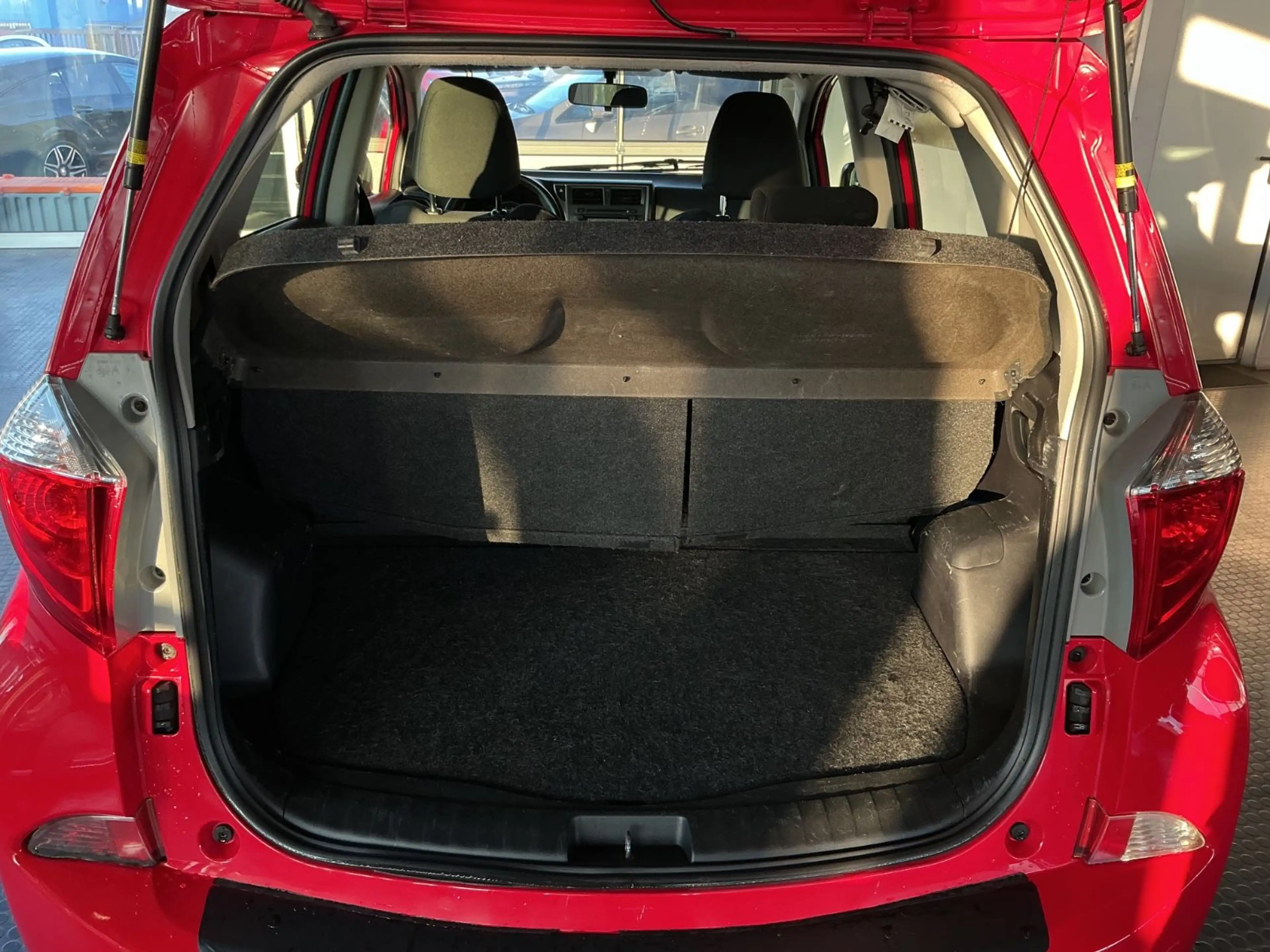Toyota Verso-S Cool * AHK * CD * Euro 5 * ABS * ESP — photo 6