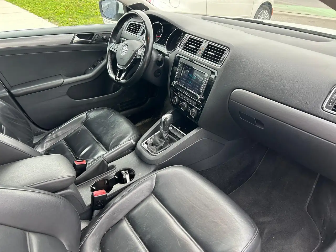 Volkswagen Jetta снимка Volkswagen Jetta