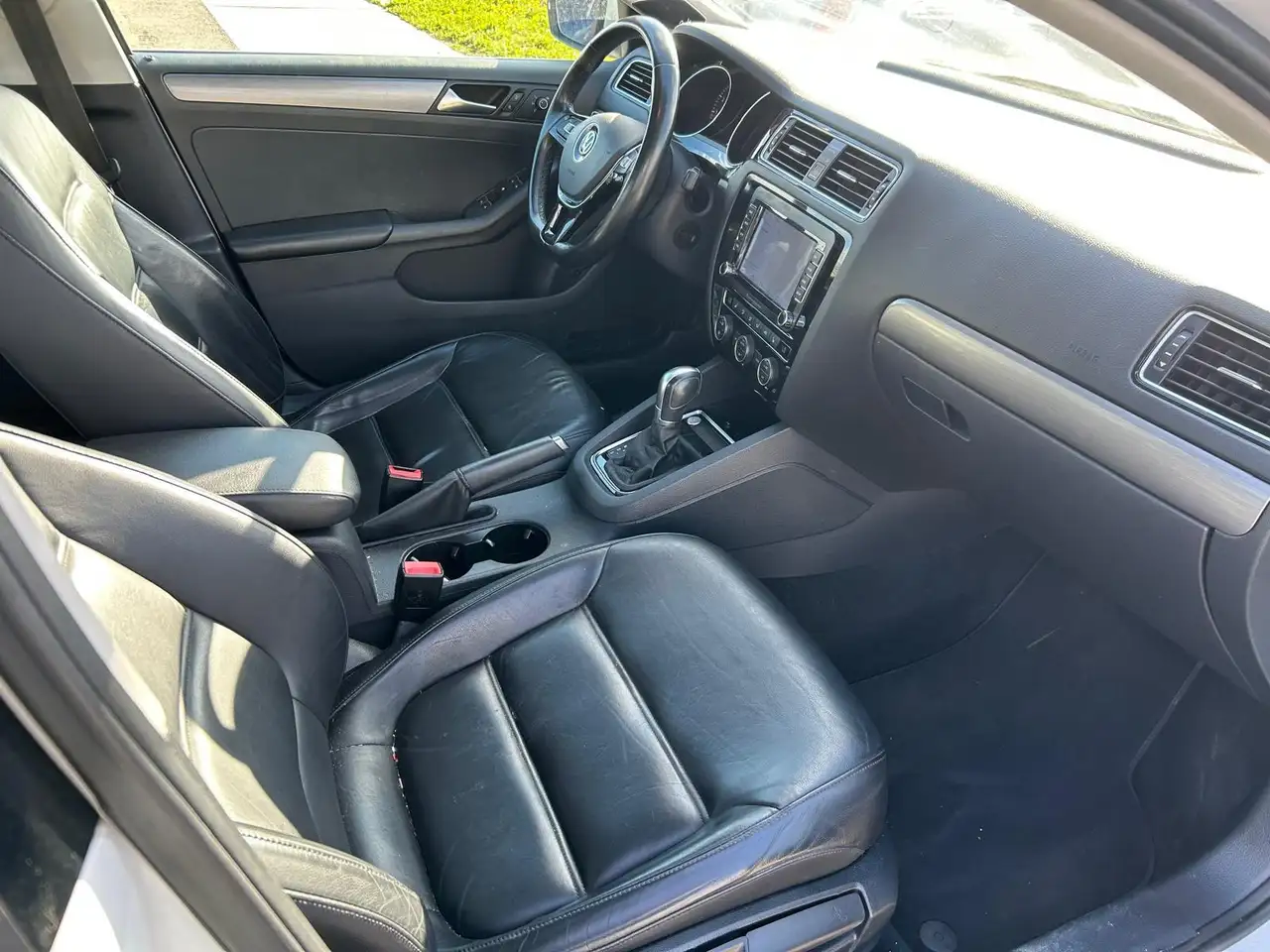 Volkswagen Jetta снимка Volkswagen Jetta