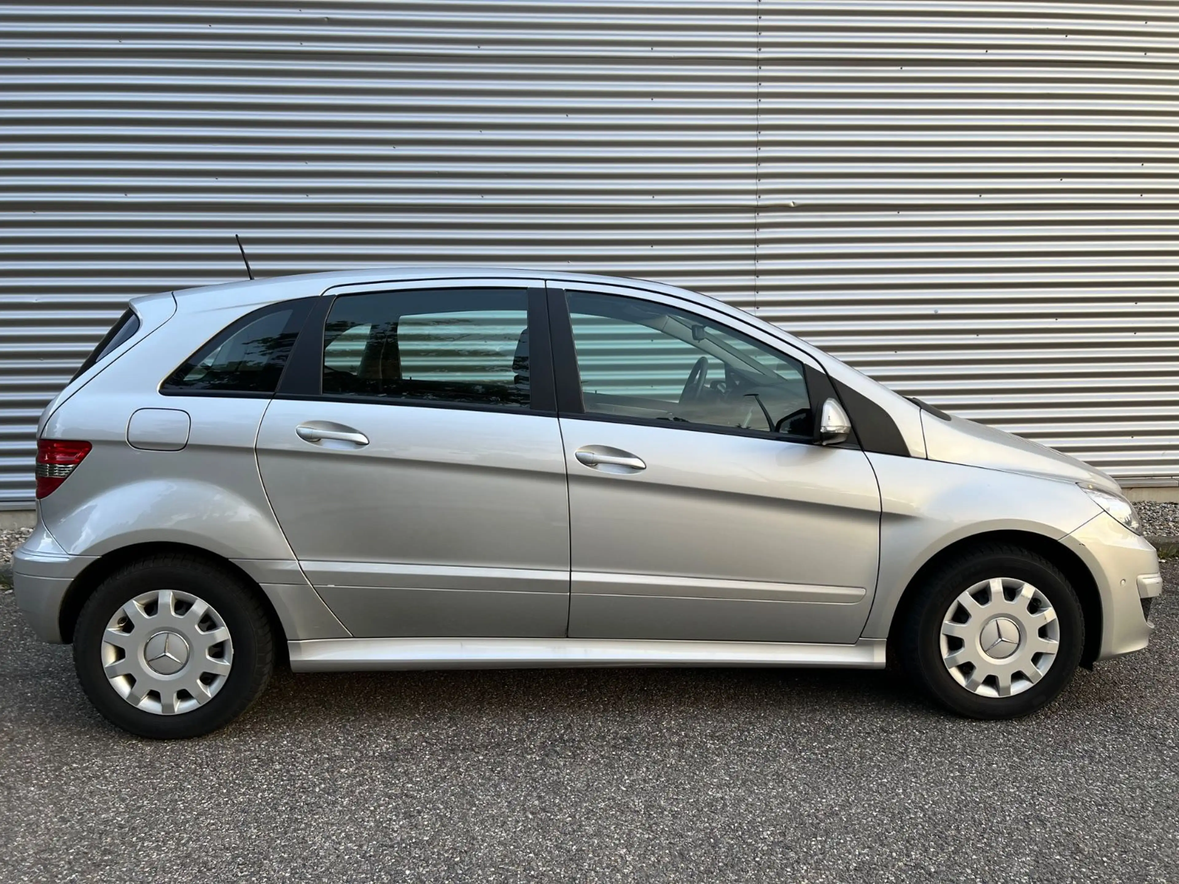 Mercedes-Benz B 170 Automatik*43TKM*Navi*SitzHzg*Xenon*2.Hand* — photo 2