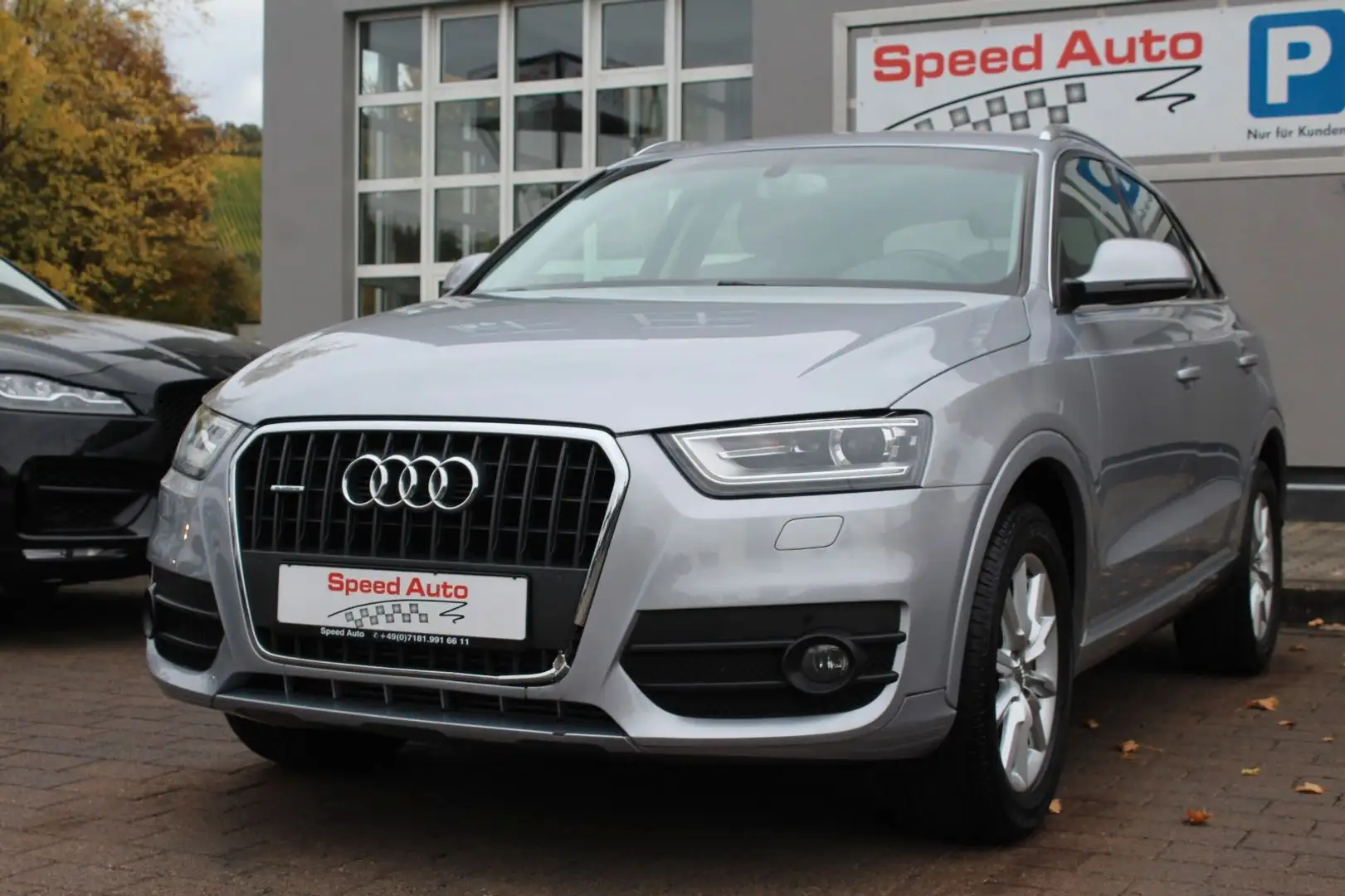Audi Q3 2.0 TDI quattro S-tronic/NAVI/AHK/ALU/BiXENON Silber - 2