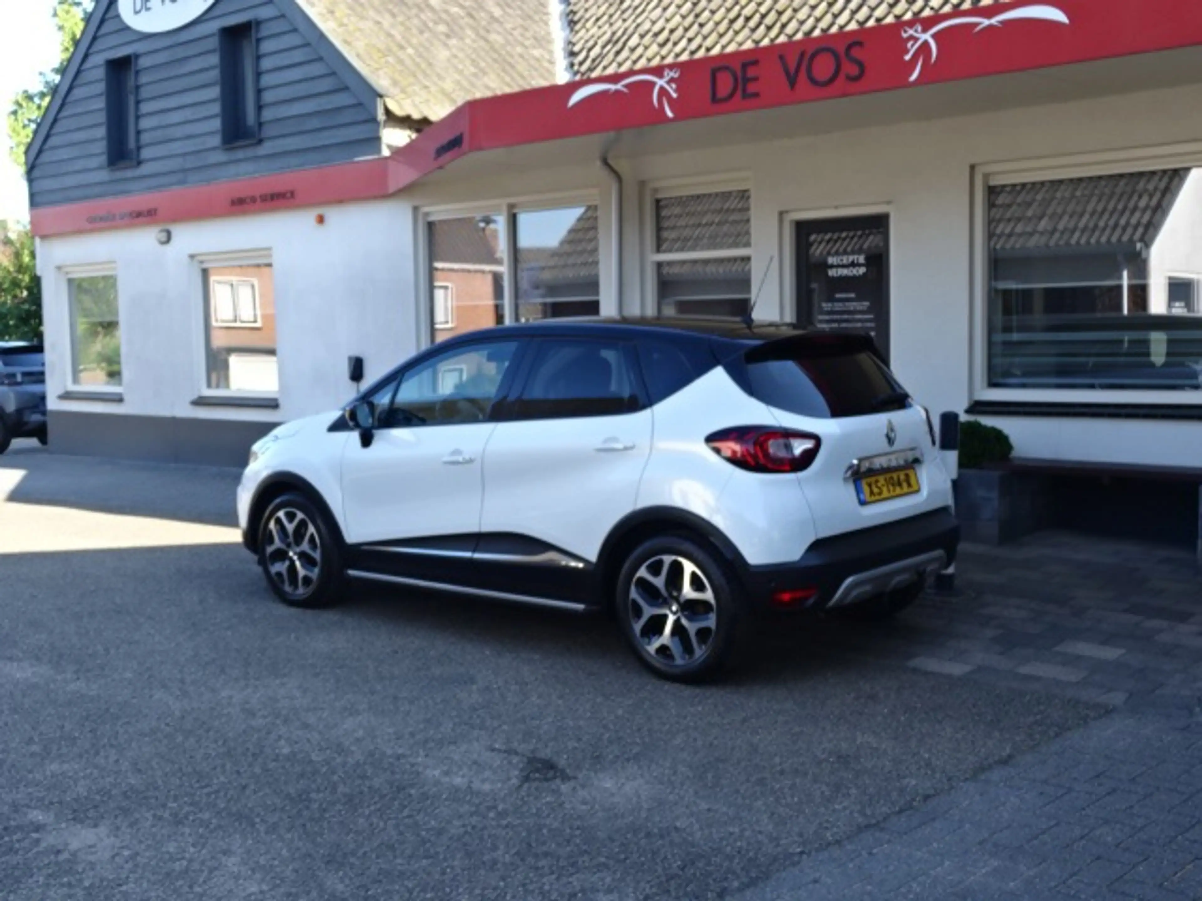 Renault Captur 1.3 TCe Intens AUTOMAAT — photo 3