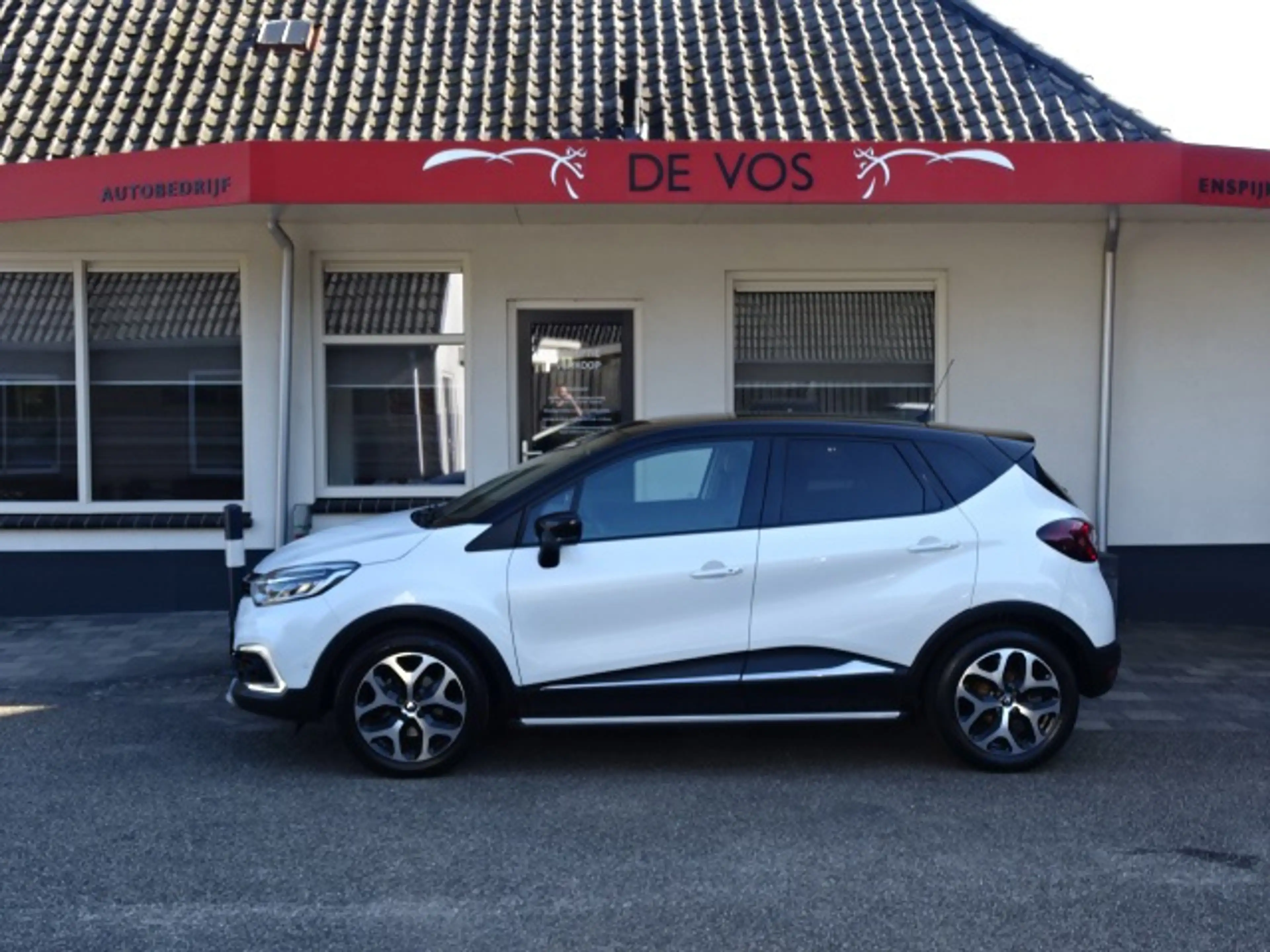 Renault Captur 1.3 TCe Intens AUTOMAAT — photo 2