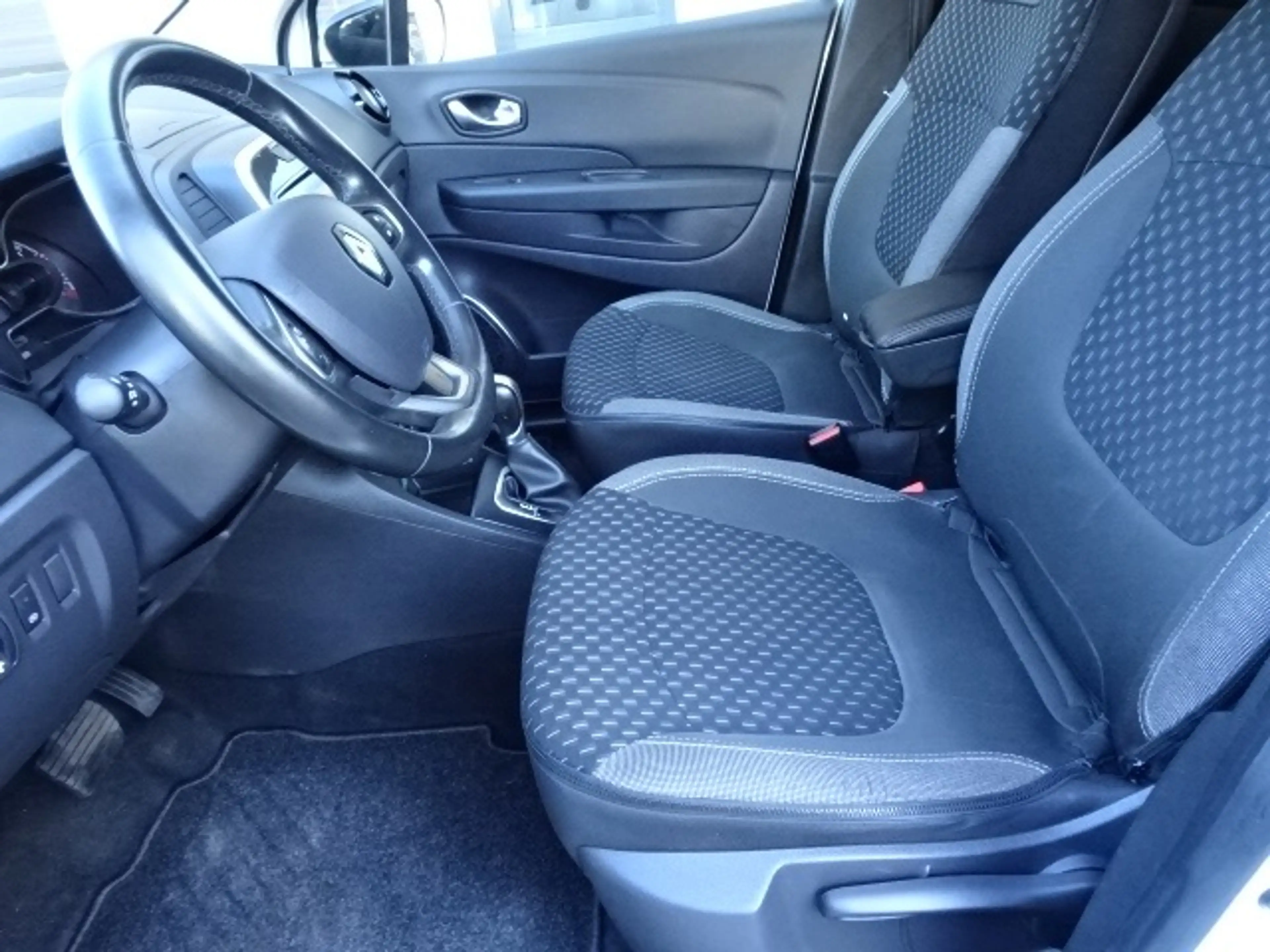 Renault Captur 1.3 TCe Intens AUTOMAAT — photo 13