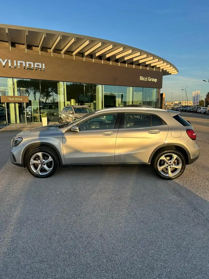 Mercedes-Benz GLA 200 GLA 200 d Automatic Sport Argento - 2